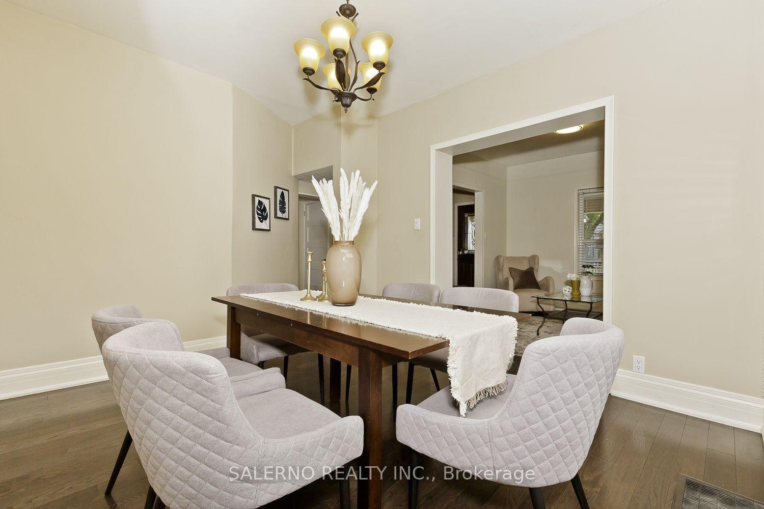 Photo 11 of 34 Fairfield Avenue, Etobicoke, Long Branch — HOMEH