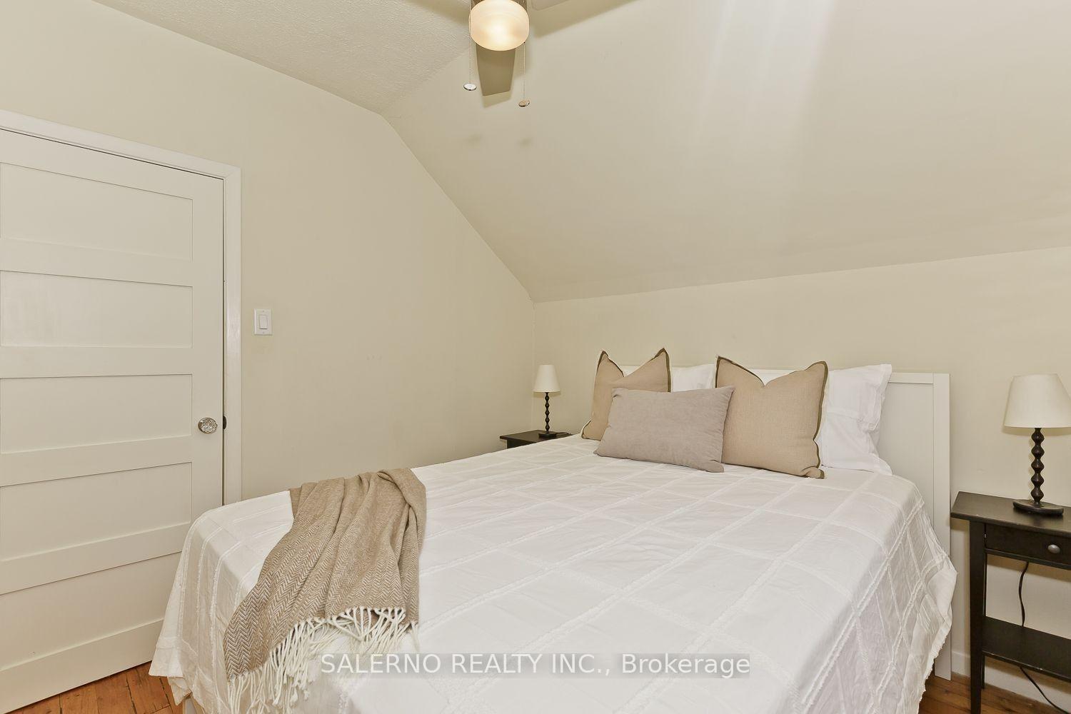 Photo 19 of 34 Fairfield Avenue, Etobicoke, Long Branch — HOMEH