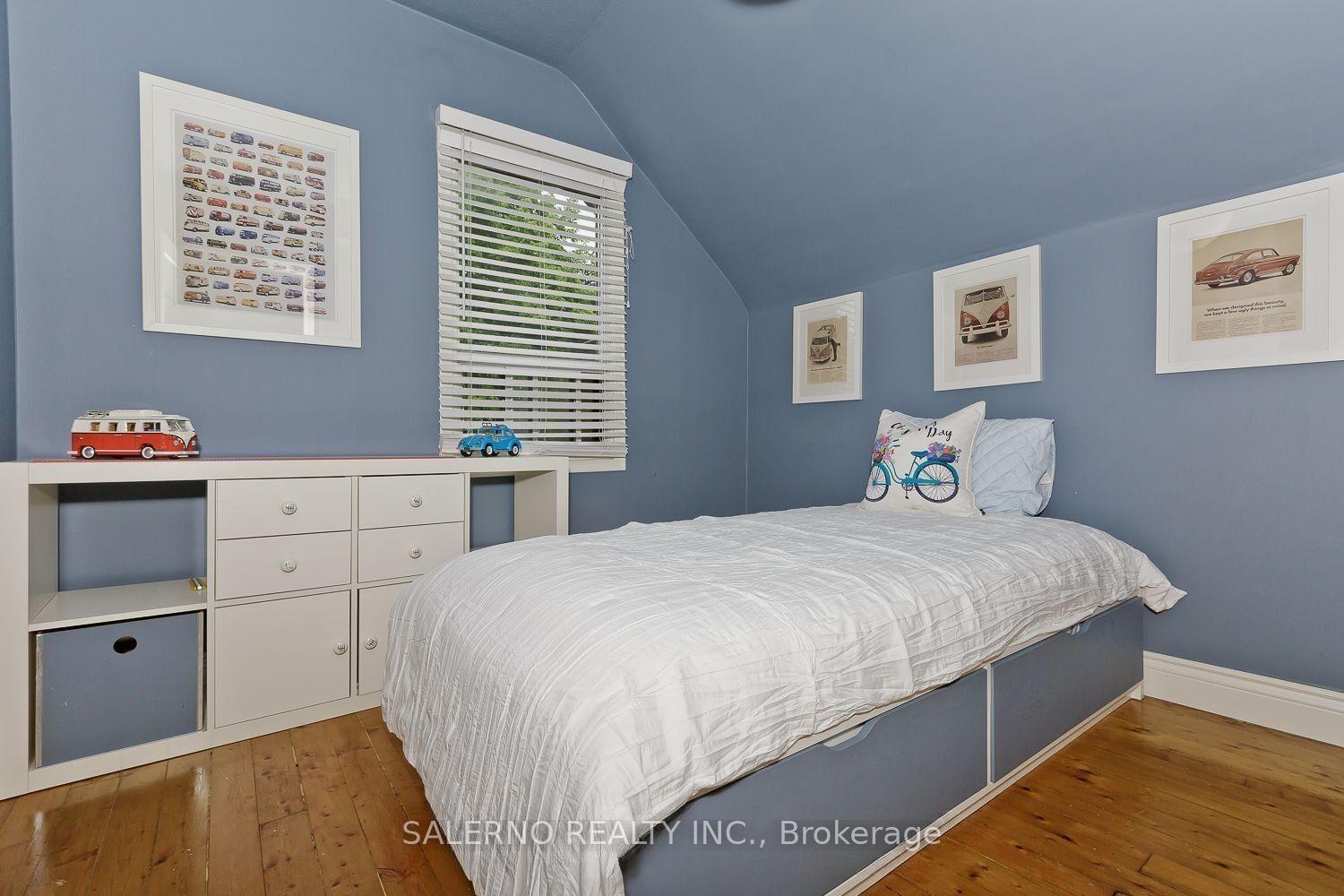 Photo 21 of 34 Fairfield Avenue, Etobicoke, Long Branch — HOMEH