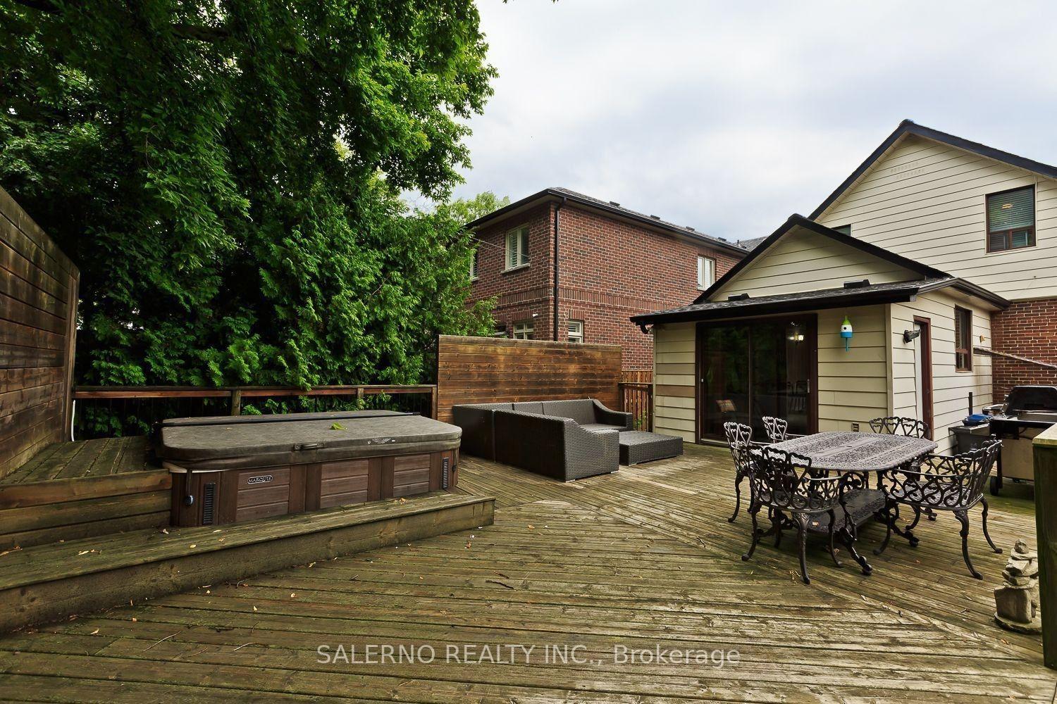 Photo 29 of 34 Fairfield Avenue, Etobicoke, Long Branch — HOMEH