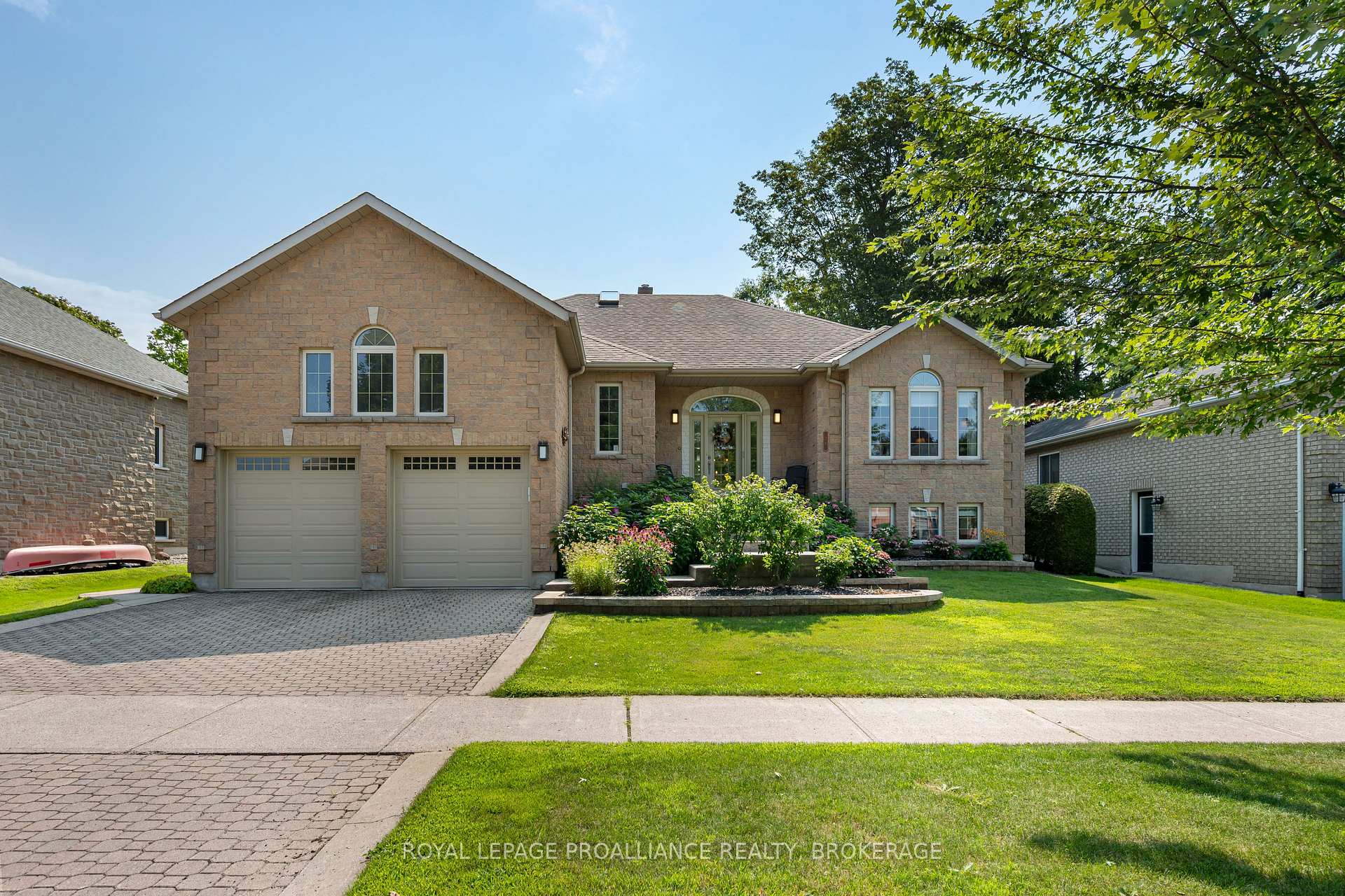 Photo 1 of 26 Kenwoods Circle, Kingston, Kingston East (Incl Barret Crt) — HOMEH