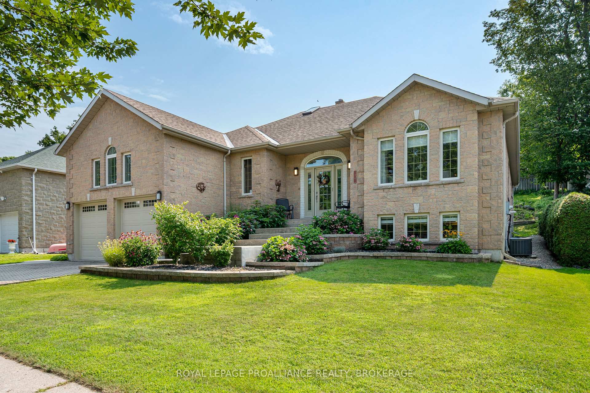 Photo 2 of 26 Kenwoods Circle, Kingston, Kingston East (Incl Barret Crt) — HOMEH