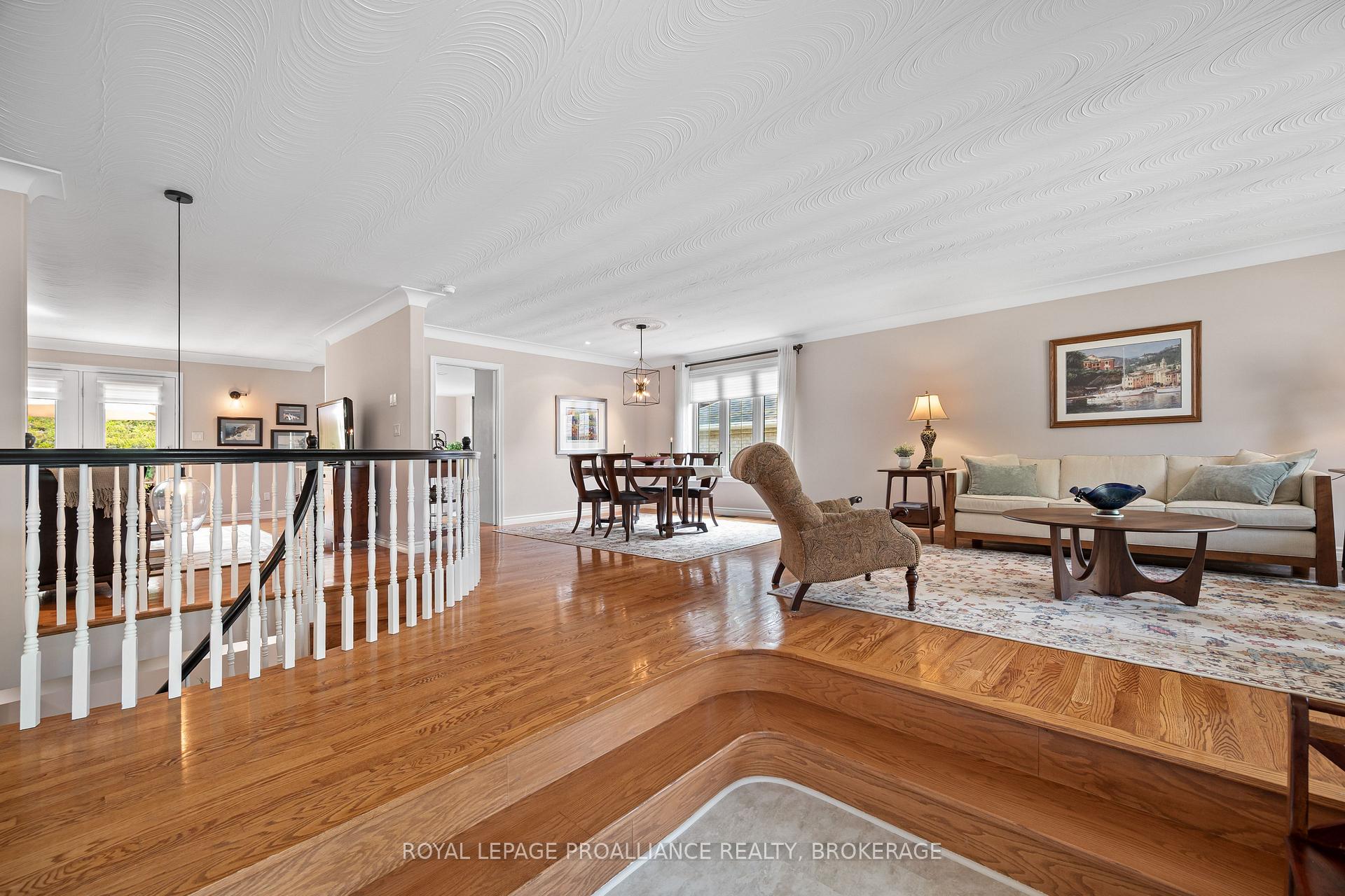Photo 4 of 26 Kenwoods Circle, Kingston, Kingston East (Incl Barret Crt) — HOMEH