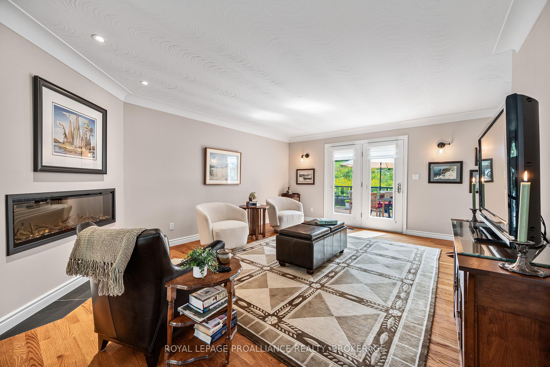 Photo 10 of 26 Kenwoods Circle, Kingston, Kingston East (Incl Barret Crt) — HOMEH