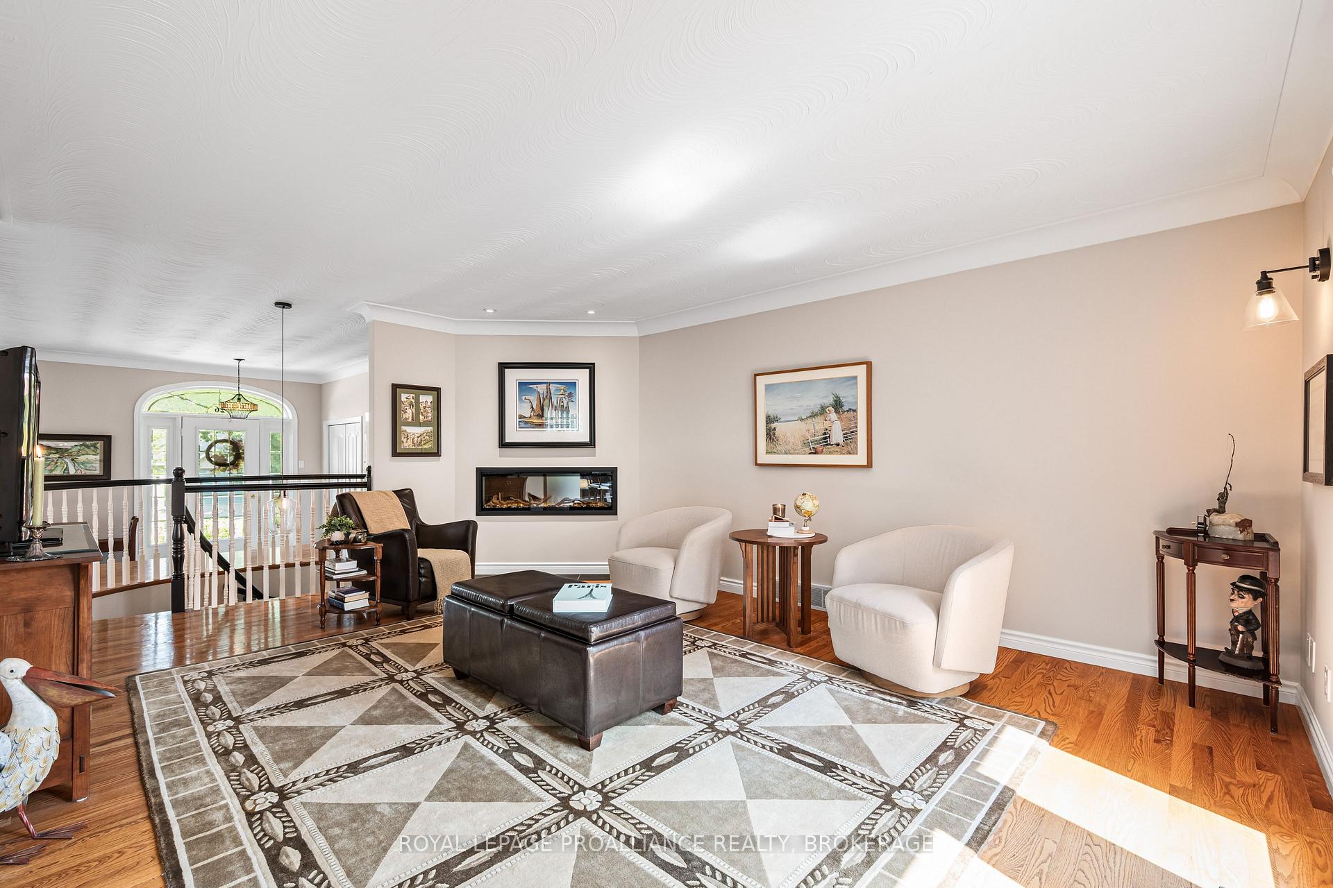 Photo 11 of 26 Kenwoods Circle, Kingston, Kingston East (Incl Barret Crt) — HOMEH