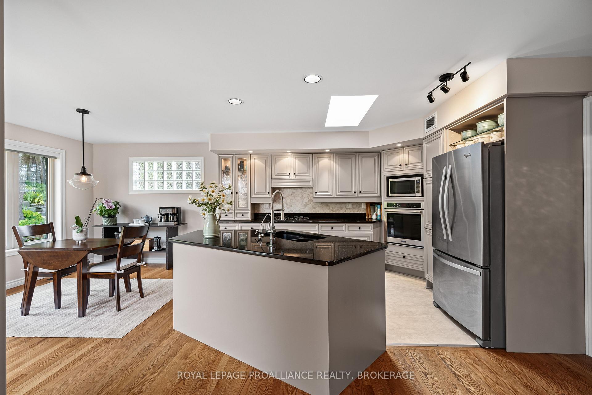 Photo 12 of 26 Kenwoods Circle, Kingston, Kingston East (Incl Barret Crt) — HOMEH