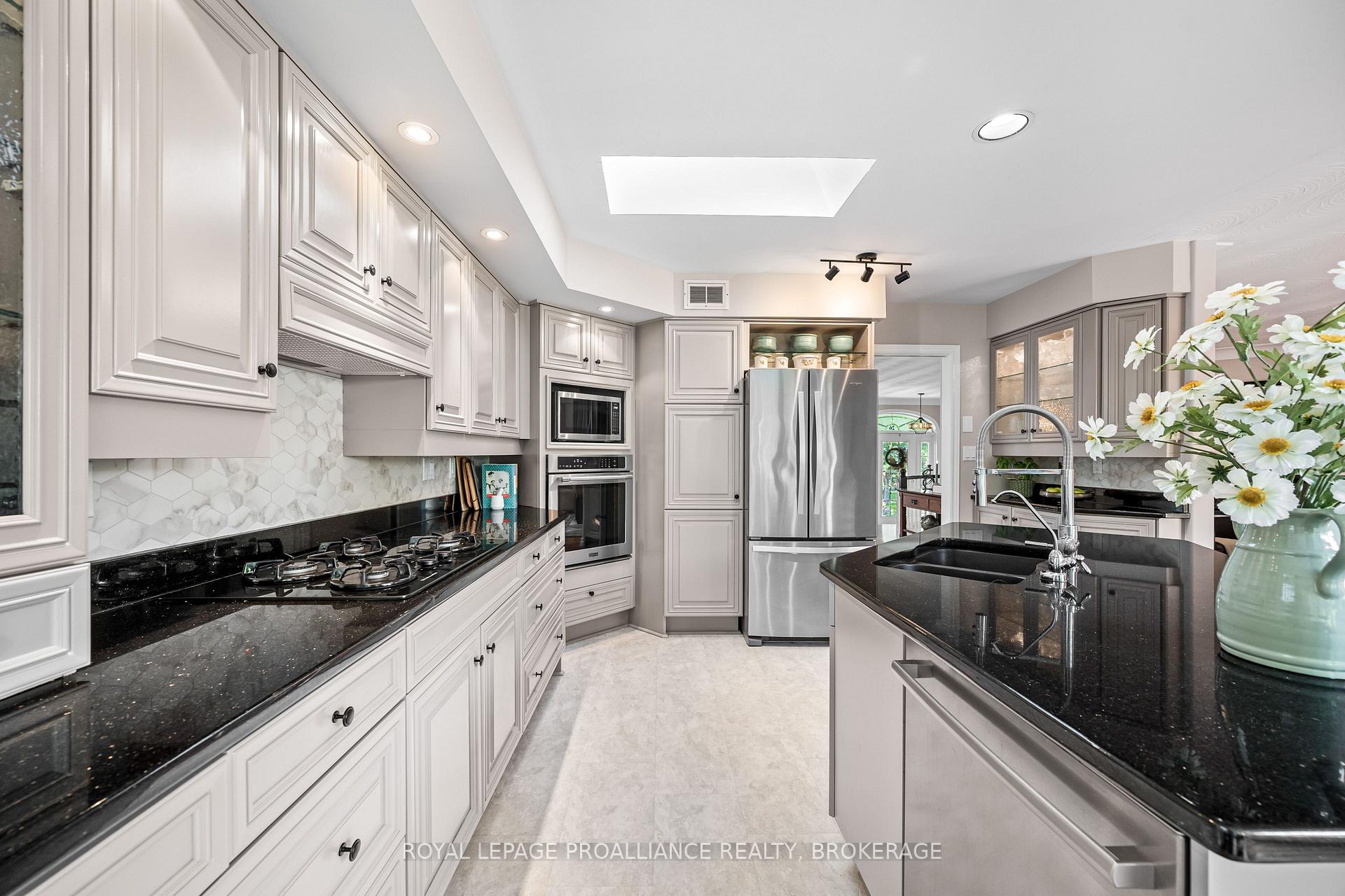 Photo 13 of 26 Kenwoods Circle, Kingston, Kingston East (Incl Barret Crt) — HOMEH
