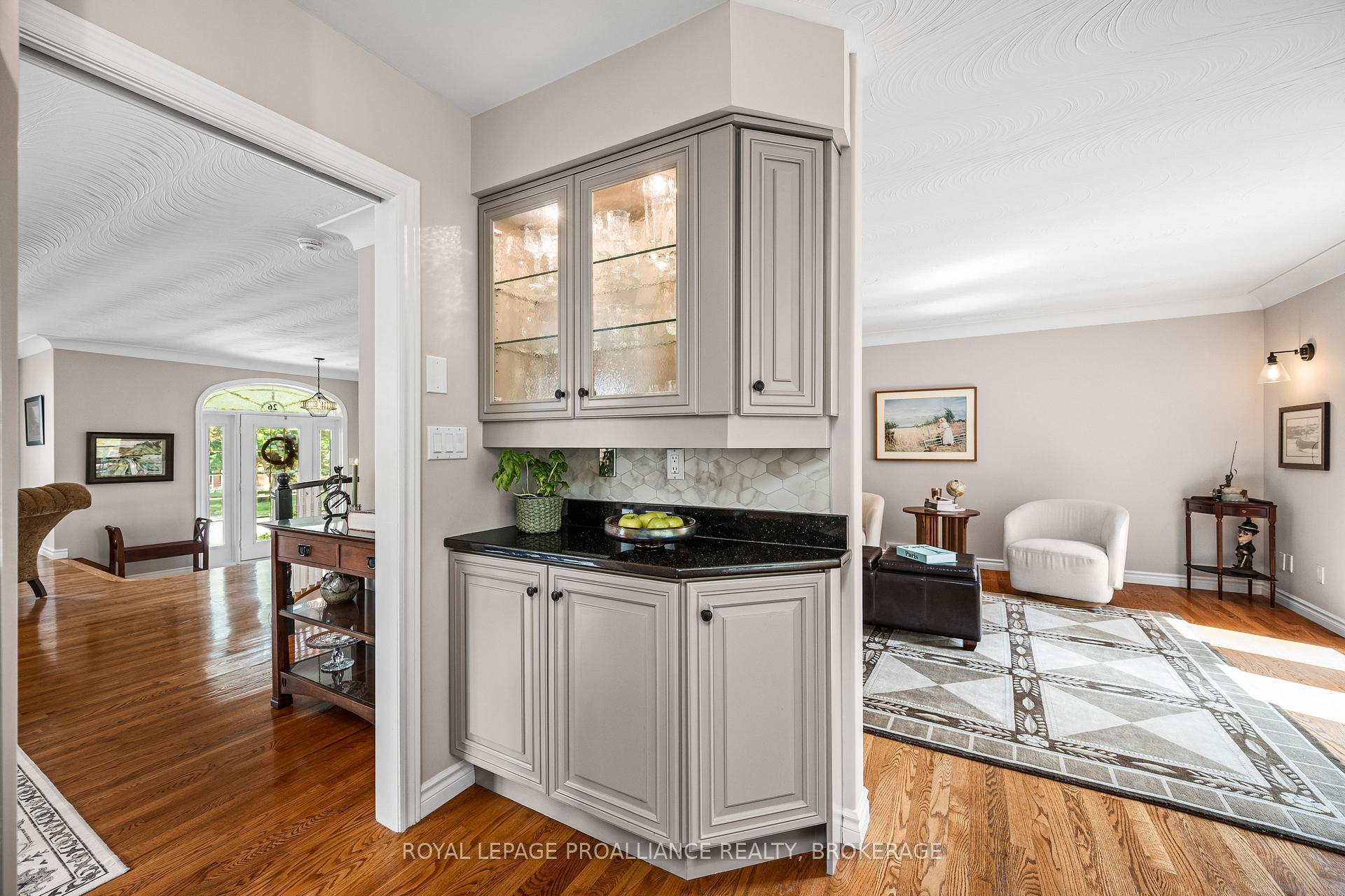 Photo 15 of 26 Kenwoods Circle, Kingston, Kingston East (Incl Barret Crt) — HOMEH