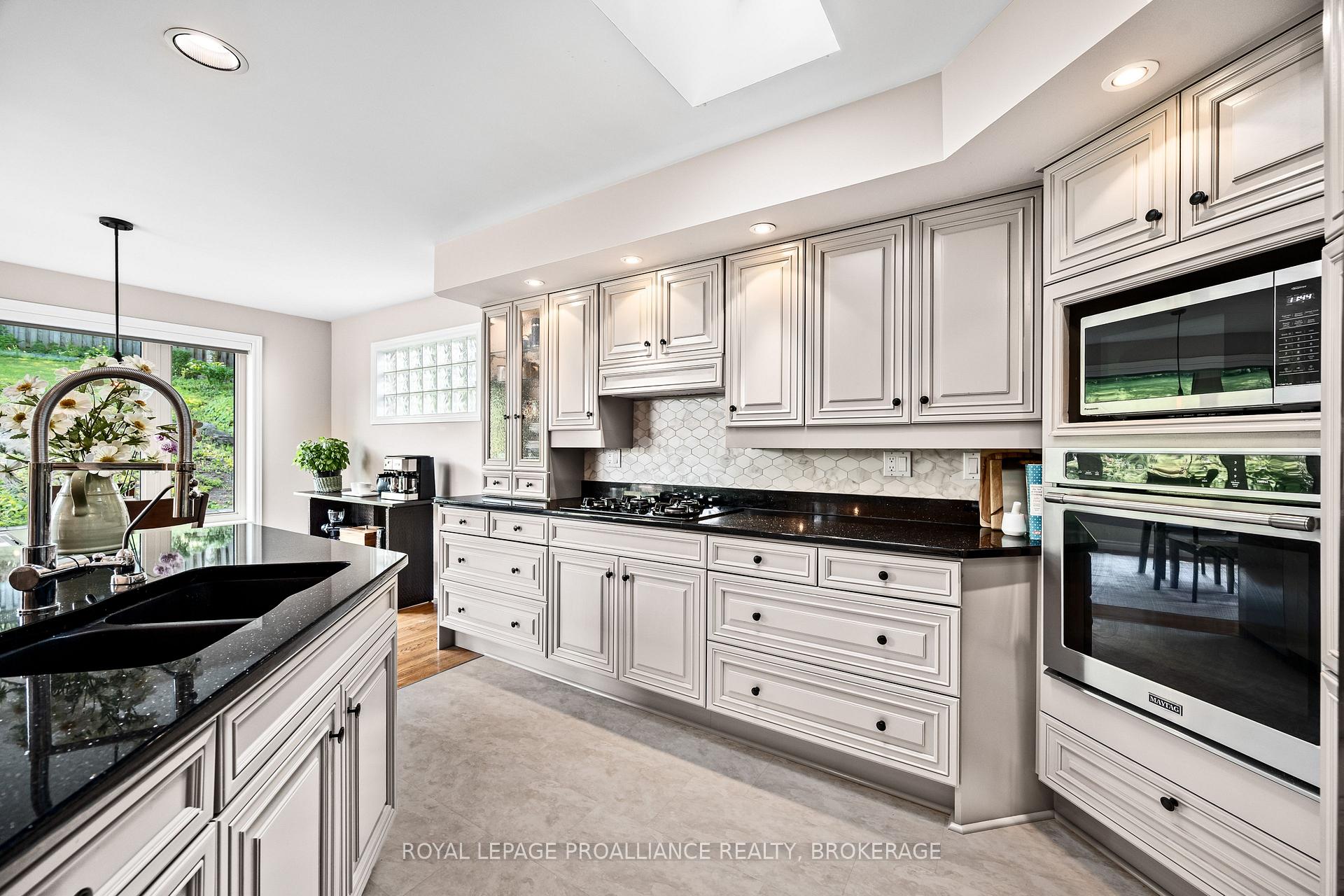 Photo 16 of 26 Kenwoods Circle, Kingston, Kingston East (Incl Barret Crt) — HOMEH