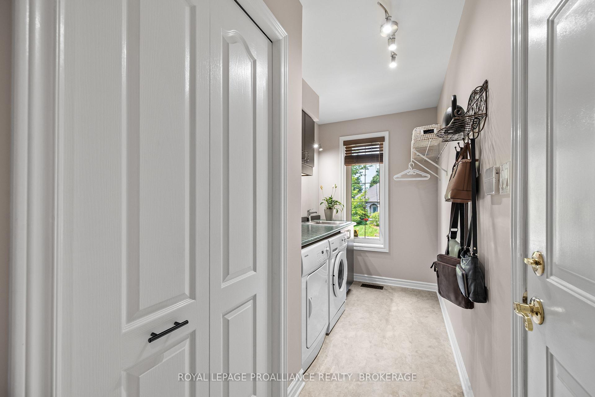 Photo 19 of 26 Kenwoods Circle, Kingston, Kingston East (Incl Barret Crt) — HOMEH