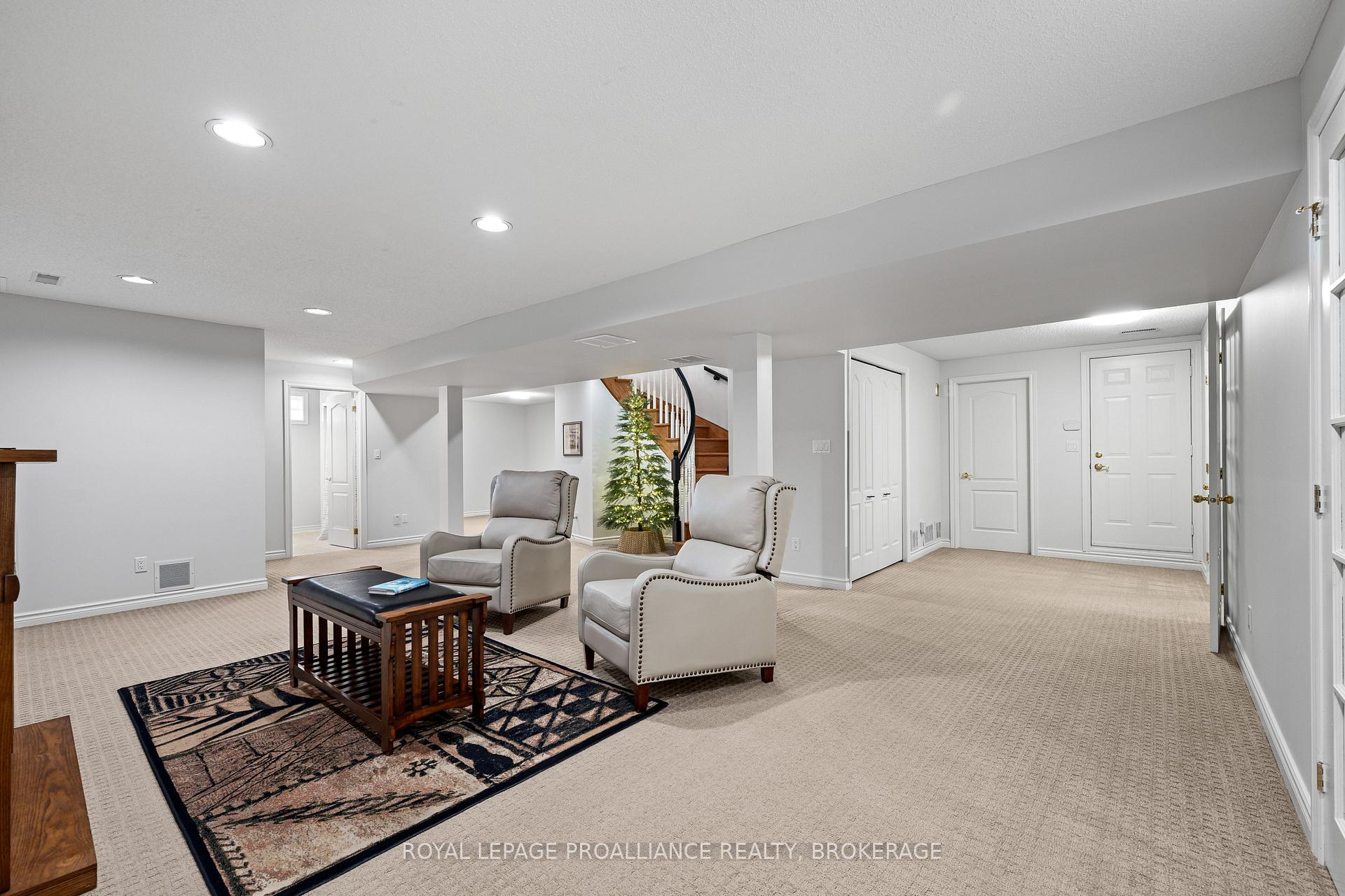 Photo 32 of 26 Kenwoods Circle, Kingston, Kingston East (Incl Barret Crt) — HOMEH