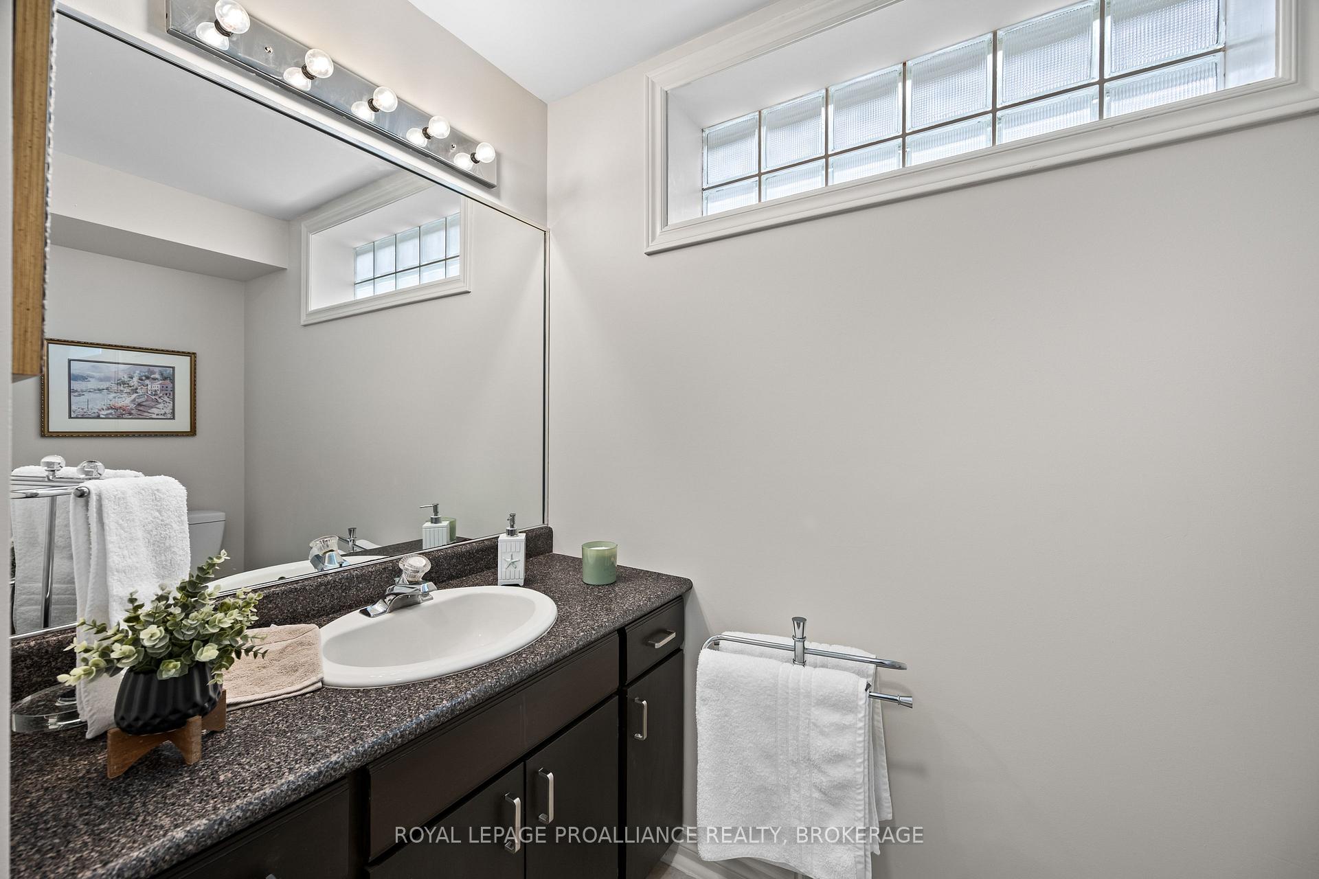 Photo 37 of 26 Kenwoods Circle, Kingston, Kingston East (Incl Barret Crt) — HOMEH