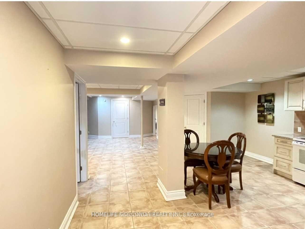 Photo 5 of 33 Hammerstone Crescent, Vaughan, Beverley Glen — HOMEH