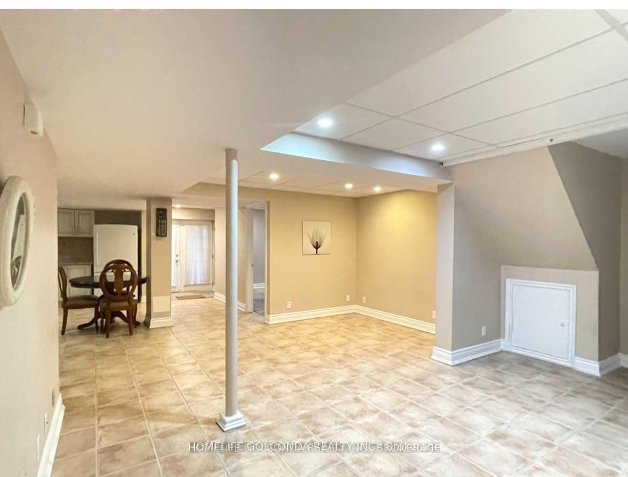 Photo 8 of 33 Hammerstone Crescent, Vaughan, Beverley Glen — HOMEH