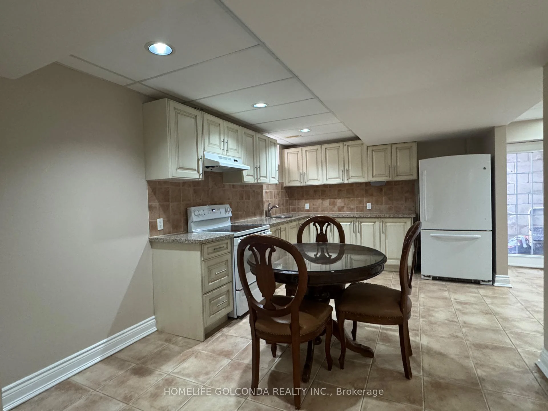 Photo 7 of 33 Hammerstone Crescent, Vaughan, Beverley Glen — HOMEH