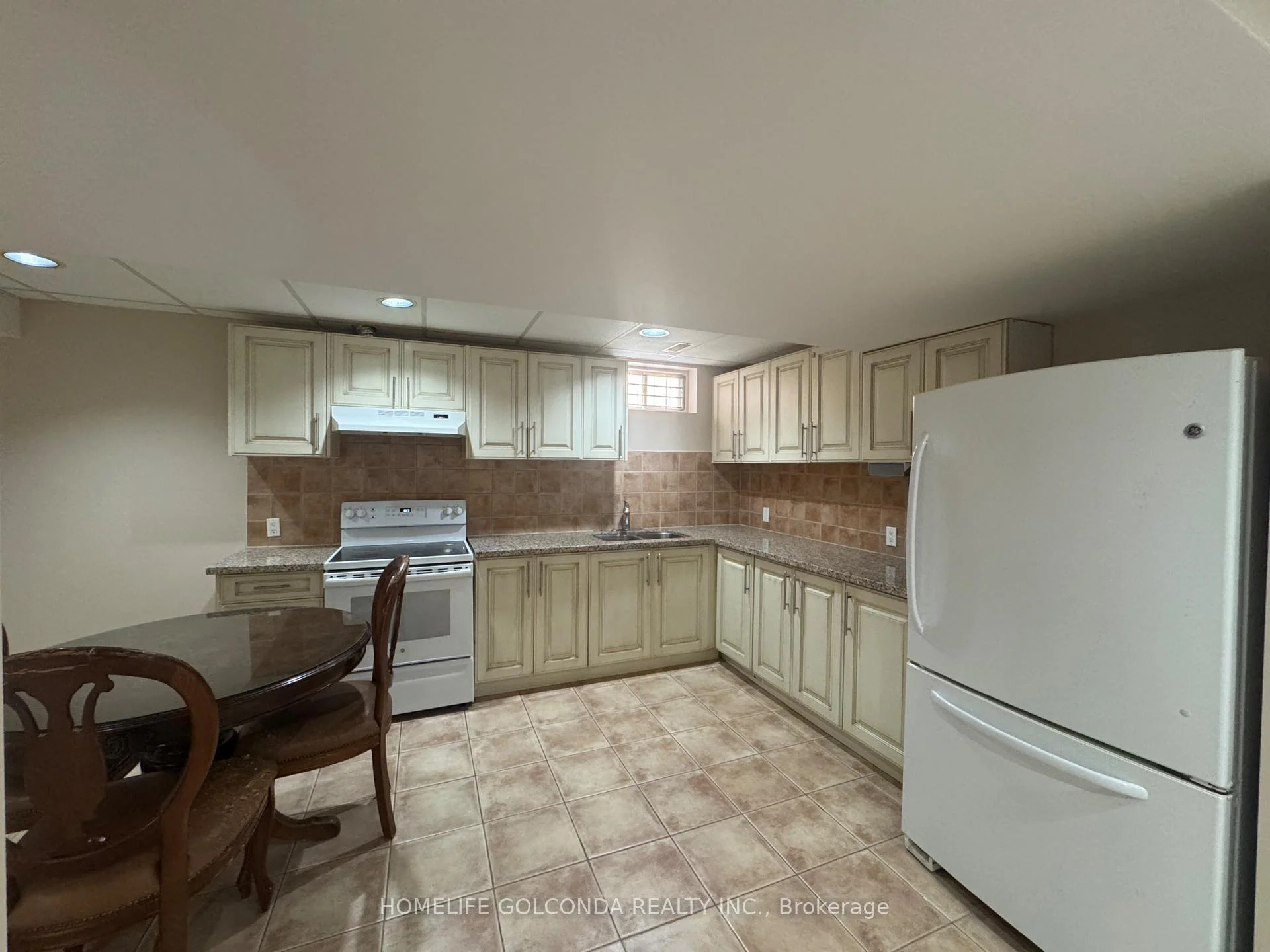 Photo 9 of 33 Hammerstone Crescent, Vaughan, Beverley Glen — HOMEH
