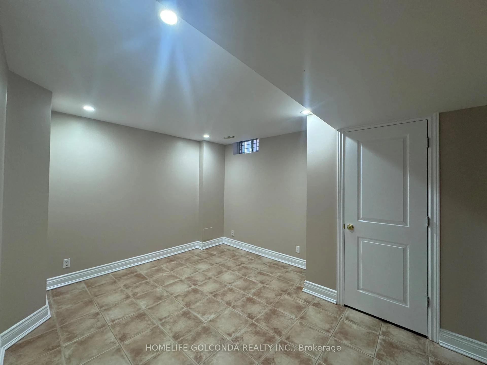 Photo 13 of 33 Hammerstone Crescent, Vaughan, Beverley Glen — HOMEH