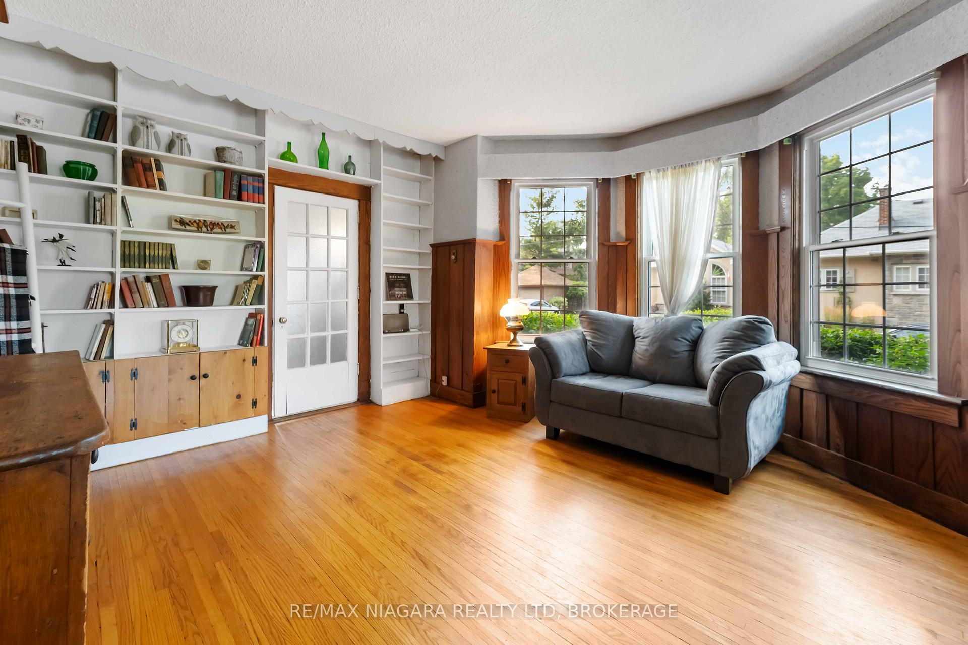 Photo 9 of 6275 Pine Grove Avenue, Niagara Falls, Dorchester — HOMEH