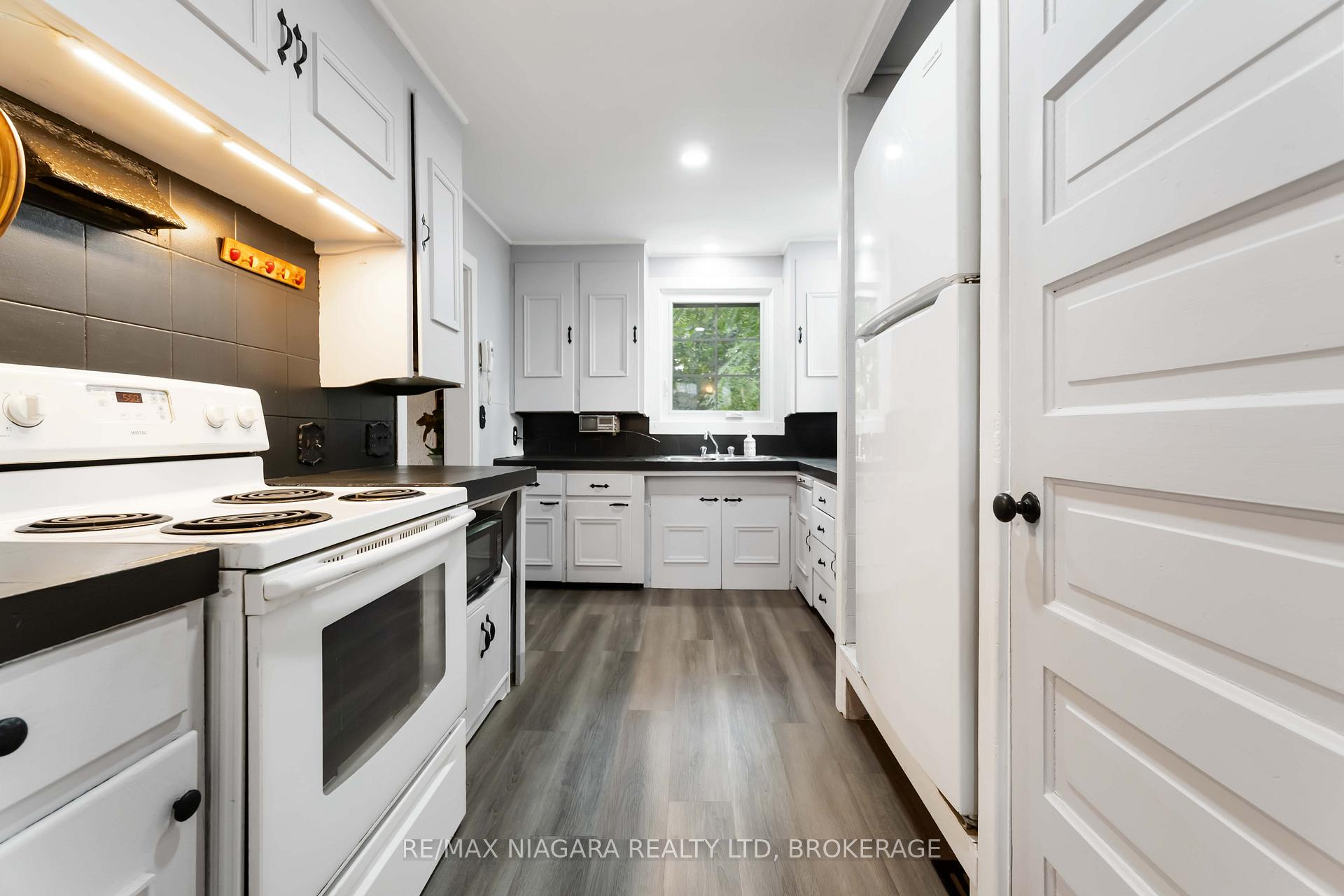 Photo 10 of 6275 Pine Grove Avenue, Niagara Falls, Dorchester — HOMEH