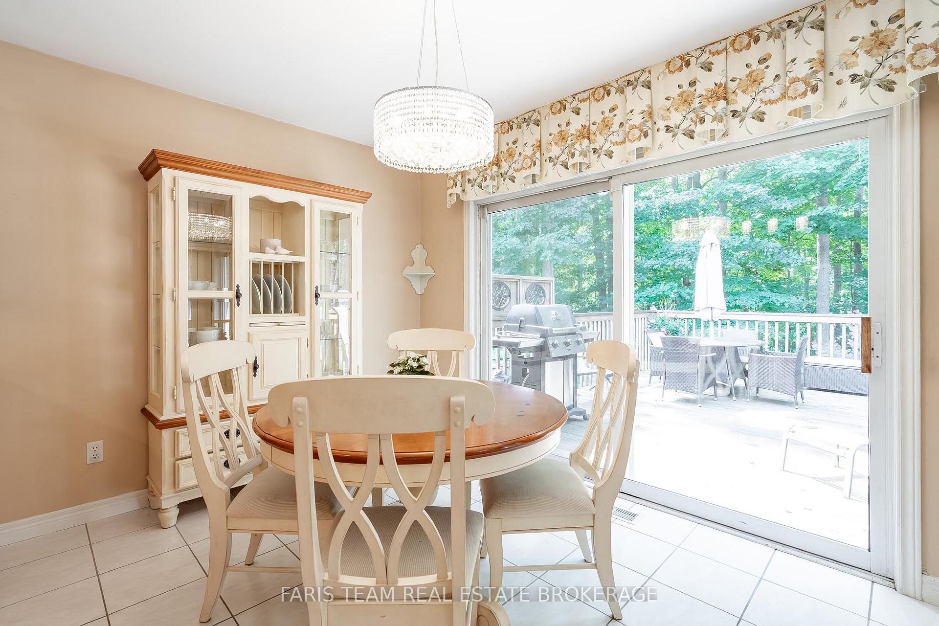 Photo 8 of 157 Emms Drive, Barrie, Holly — HOMEH