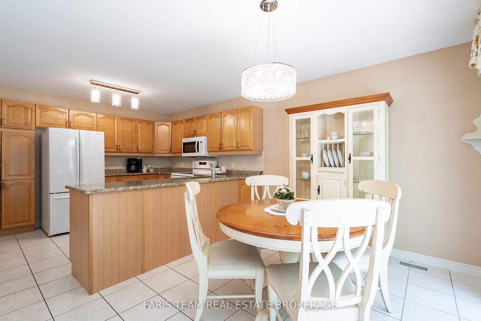Photo 9 of 157 Emms Drive, Barrie, Holly — HOMEH