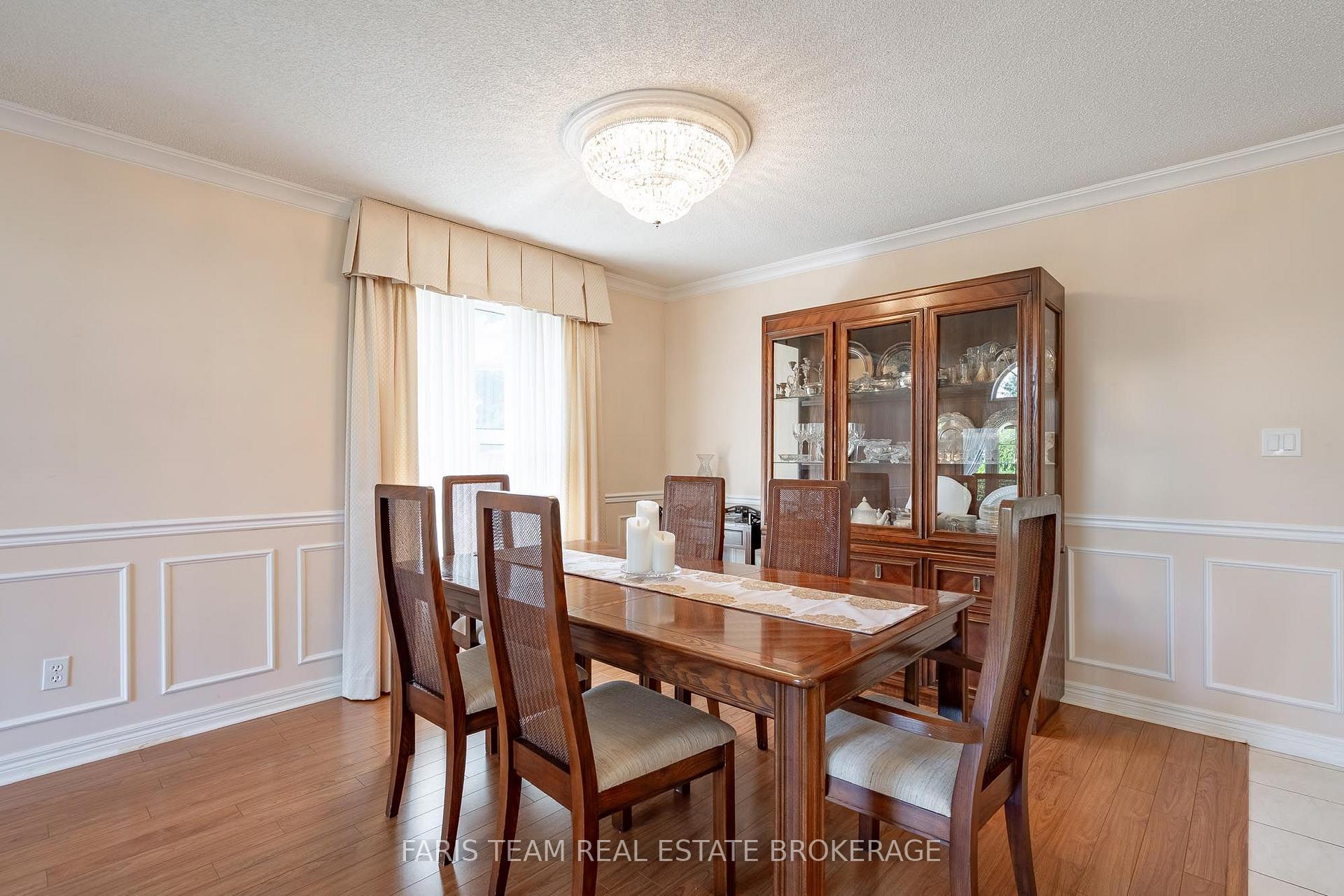 Photo 10 of 157 Emms Drive, Barrie, Holly — HOMEH