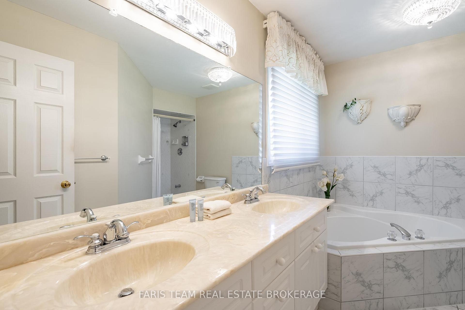 Photo 16 of 157 Emms Drive, Barrie, Holly — HOMEH