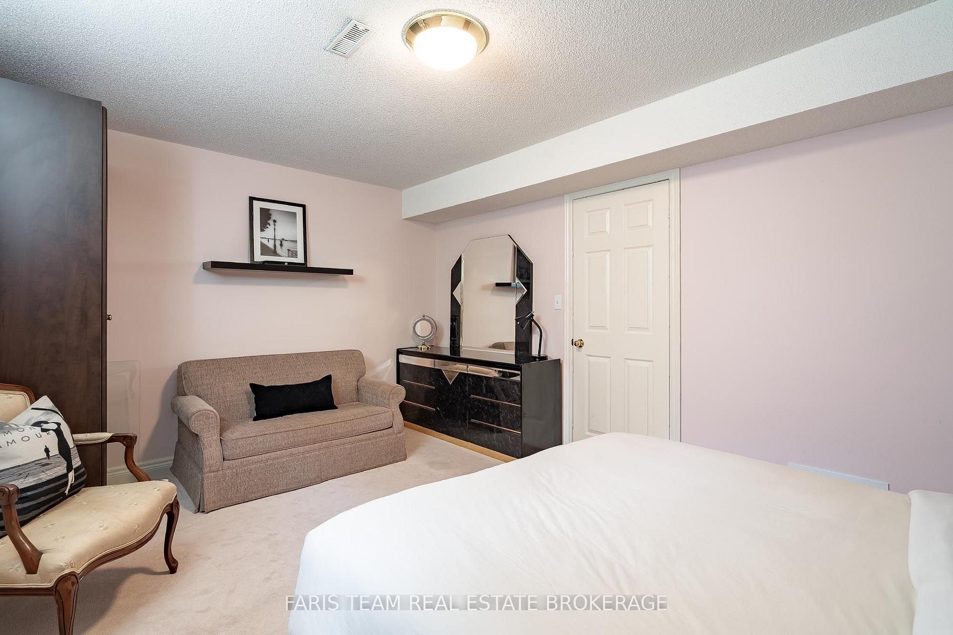 Photo 30 of 157 Emms Drive, Barrie, Holly — HOMEH