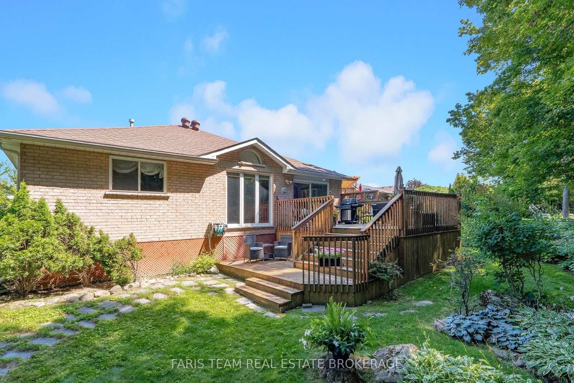 Photo 40 of 157 Emms Drive, Barrie, Holly — HOMEH