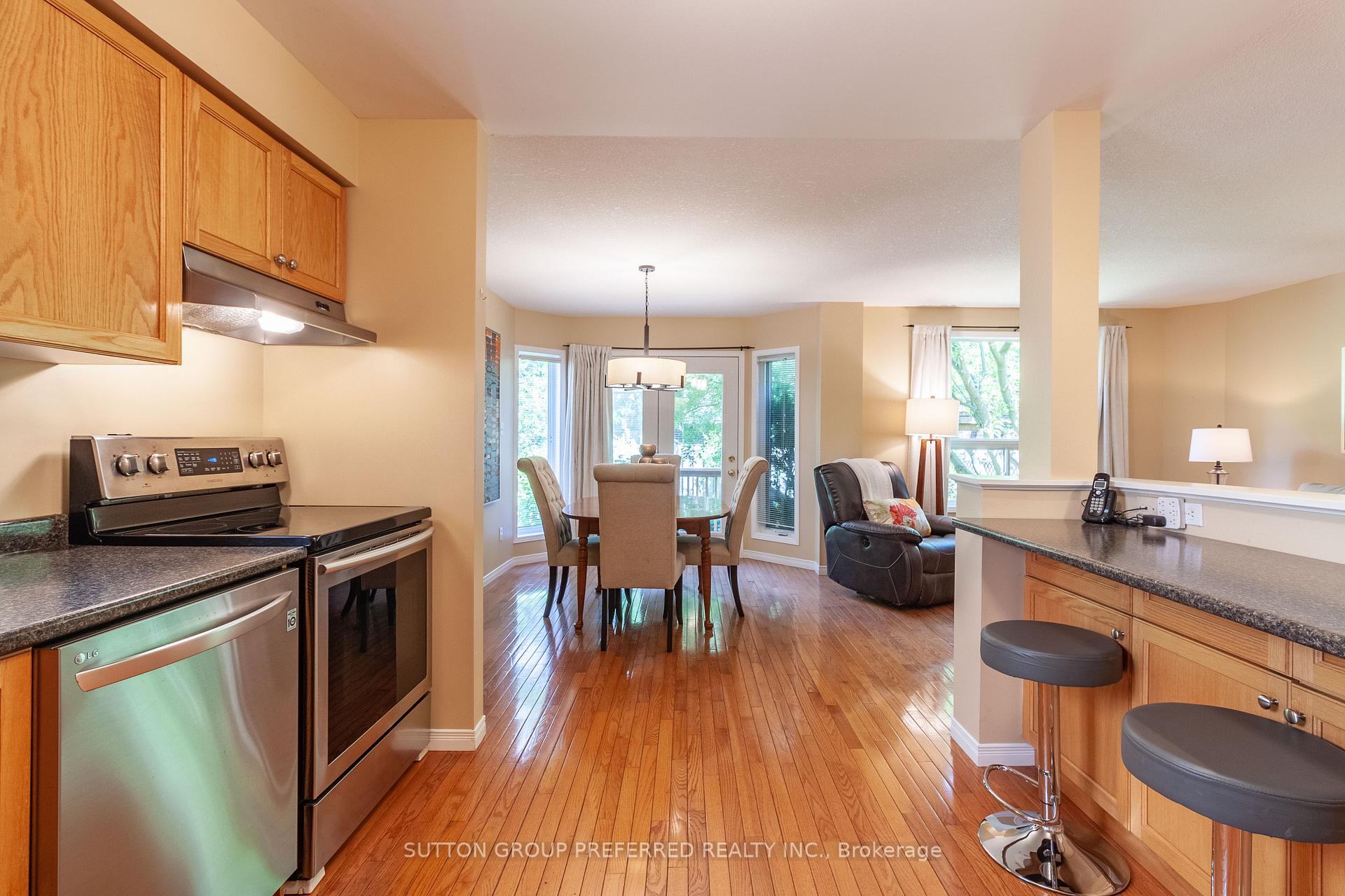 Photo 6 of 907 Blacksmith Street, London, North M — HOMEH