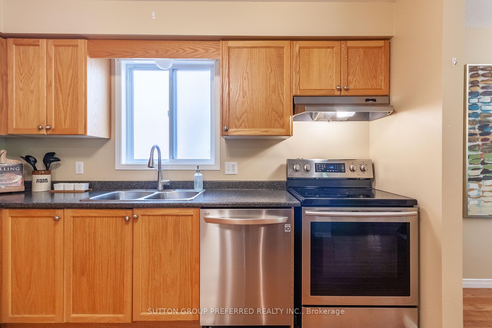 Photo 7 of 907 Blacksmith Street, London, North M — HOMEH