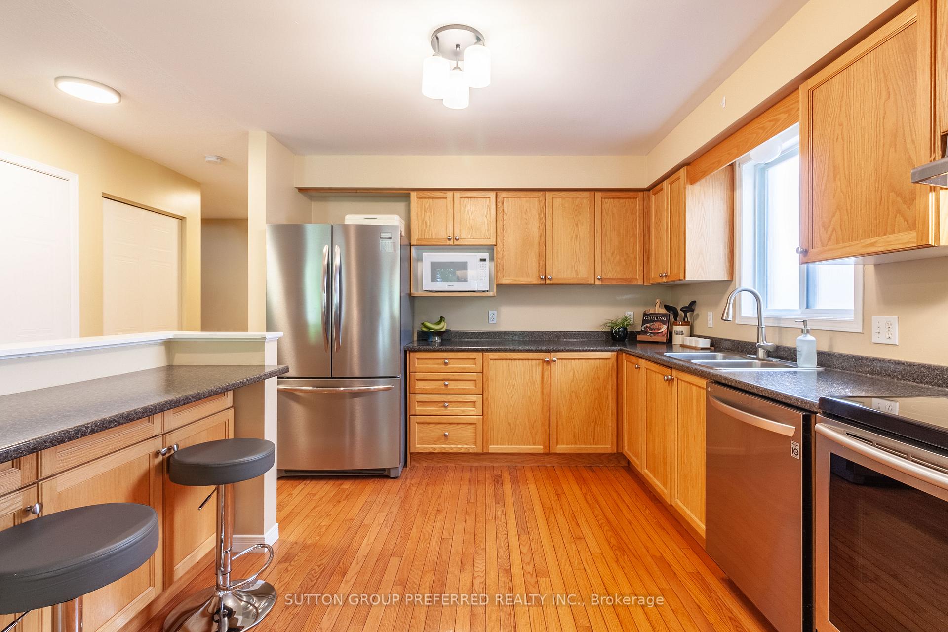 Photo 8 of 907 Blacksmith Street, London, North M — HOMEH