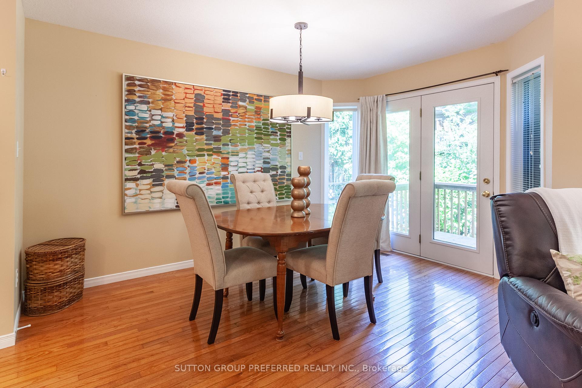 Photo 11 of 907 Blacksmith Street, London, North M — HOMEH