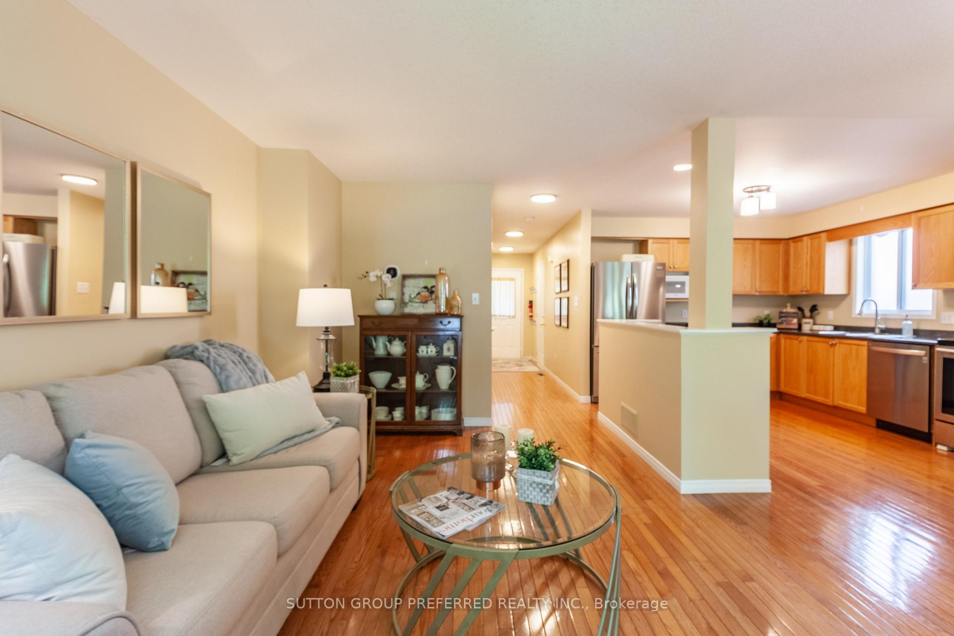 Photo 12 of 907 Blacksmith Street, London, North M — HOMEH