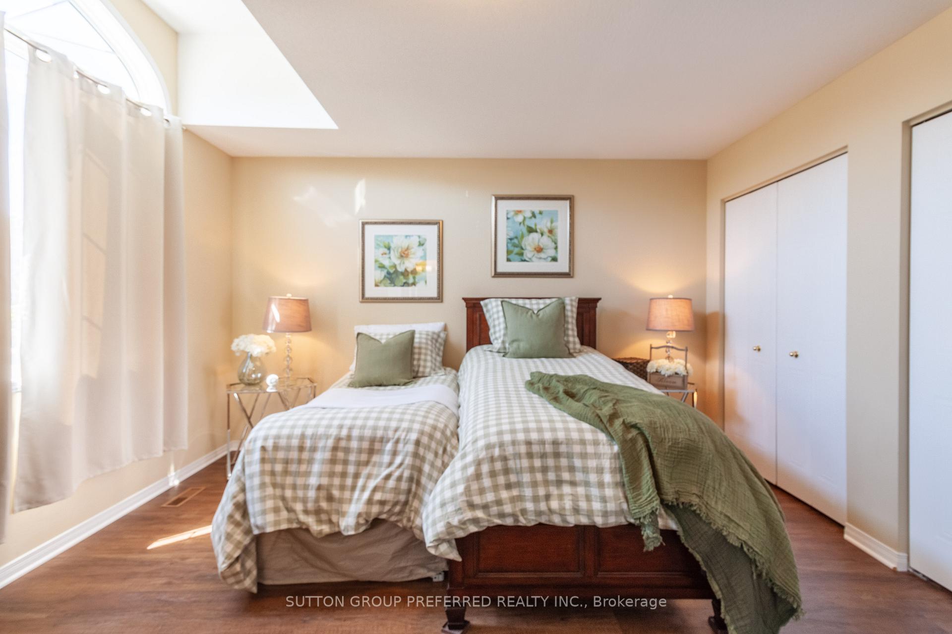 Photo 19 of 907 Blacksmith Street, London, North M — HOMEH