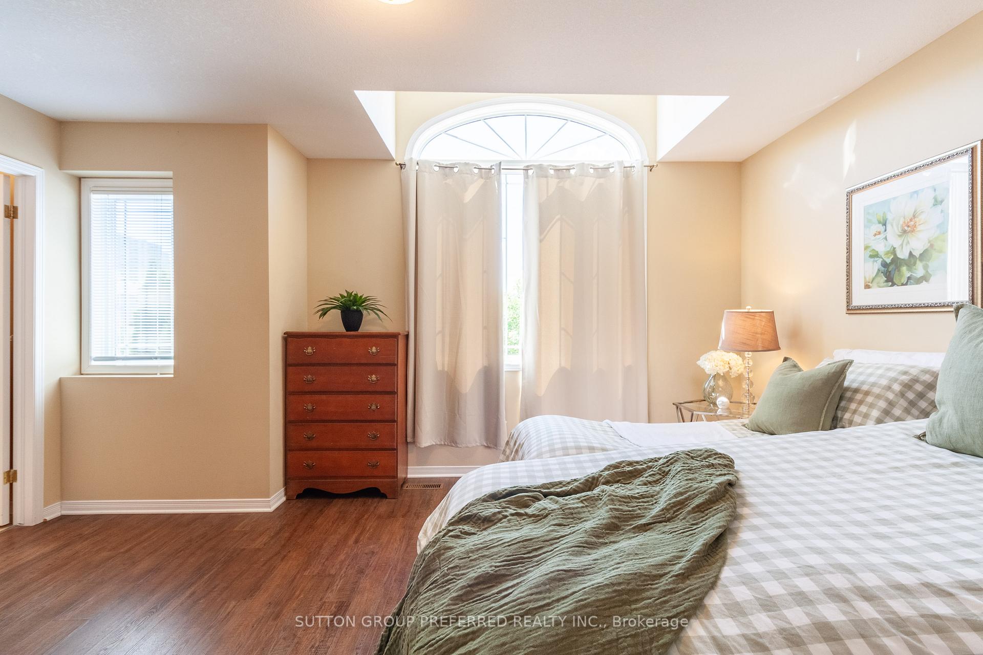 Photo 20 of 907 Blacksmith Street, London, North M — HOMEH