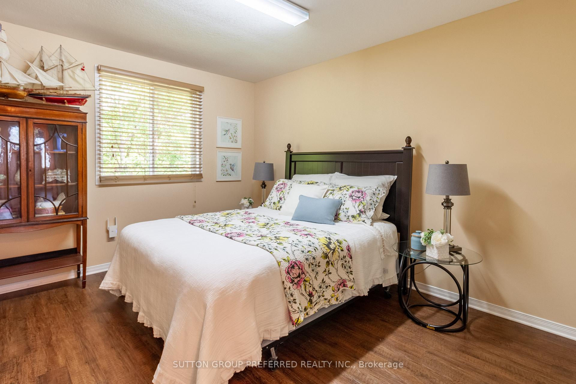 Photo 26 of 907 Blacksmith Street, London, North M — HOMEH