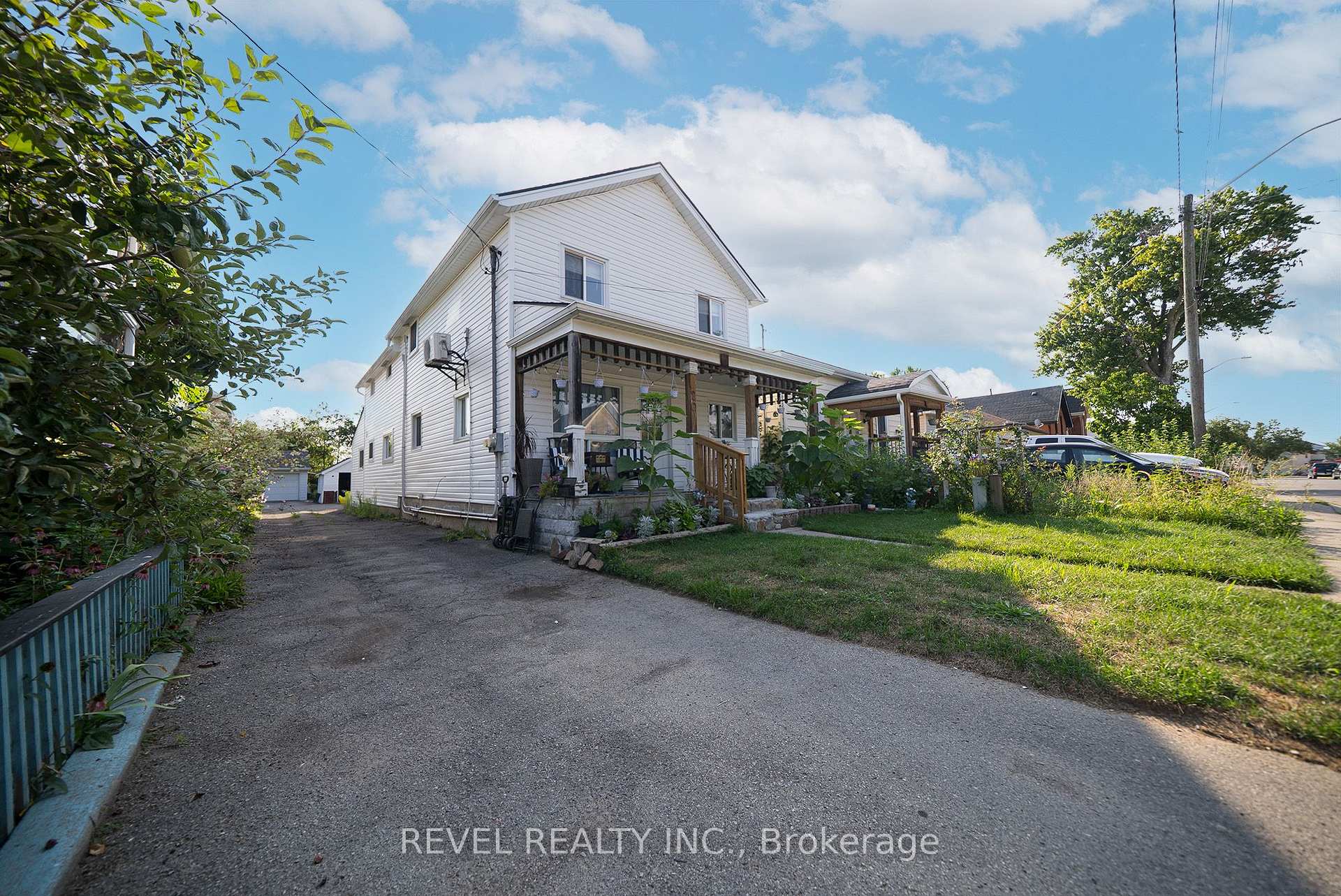 Photo 2 of Unit UPPER, 20 Fair Avenue, Brantford, Eagle Place — HOMEH