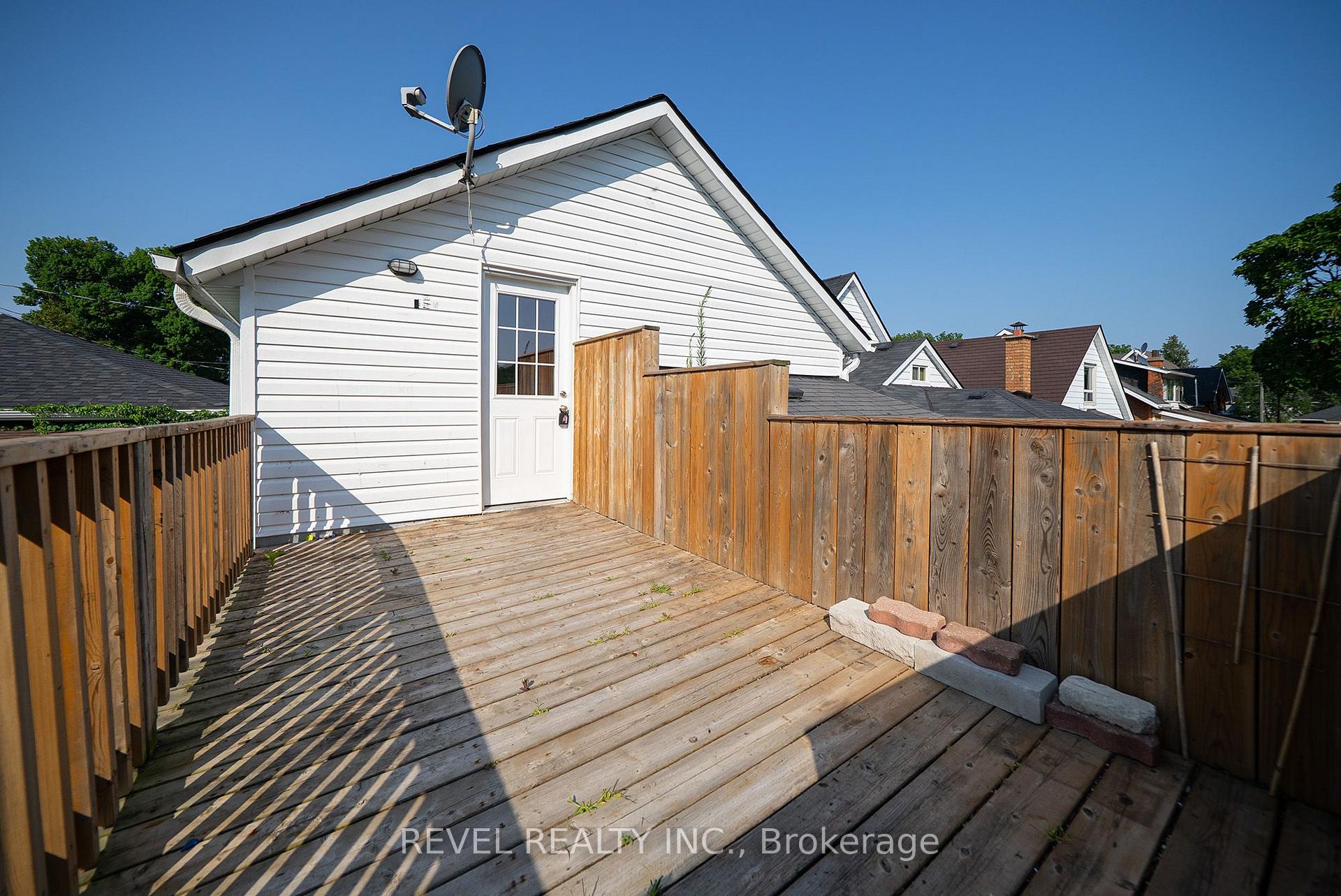 Photo 4 of Unit UPPER, 20 Fair Avenue, Brantford, Eagle Place — HOMEH