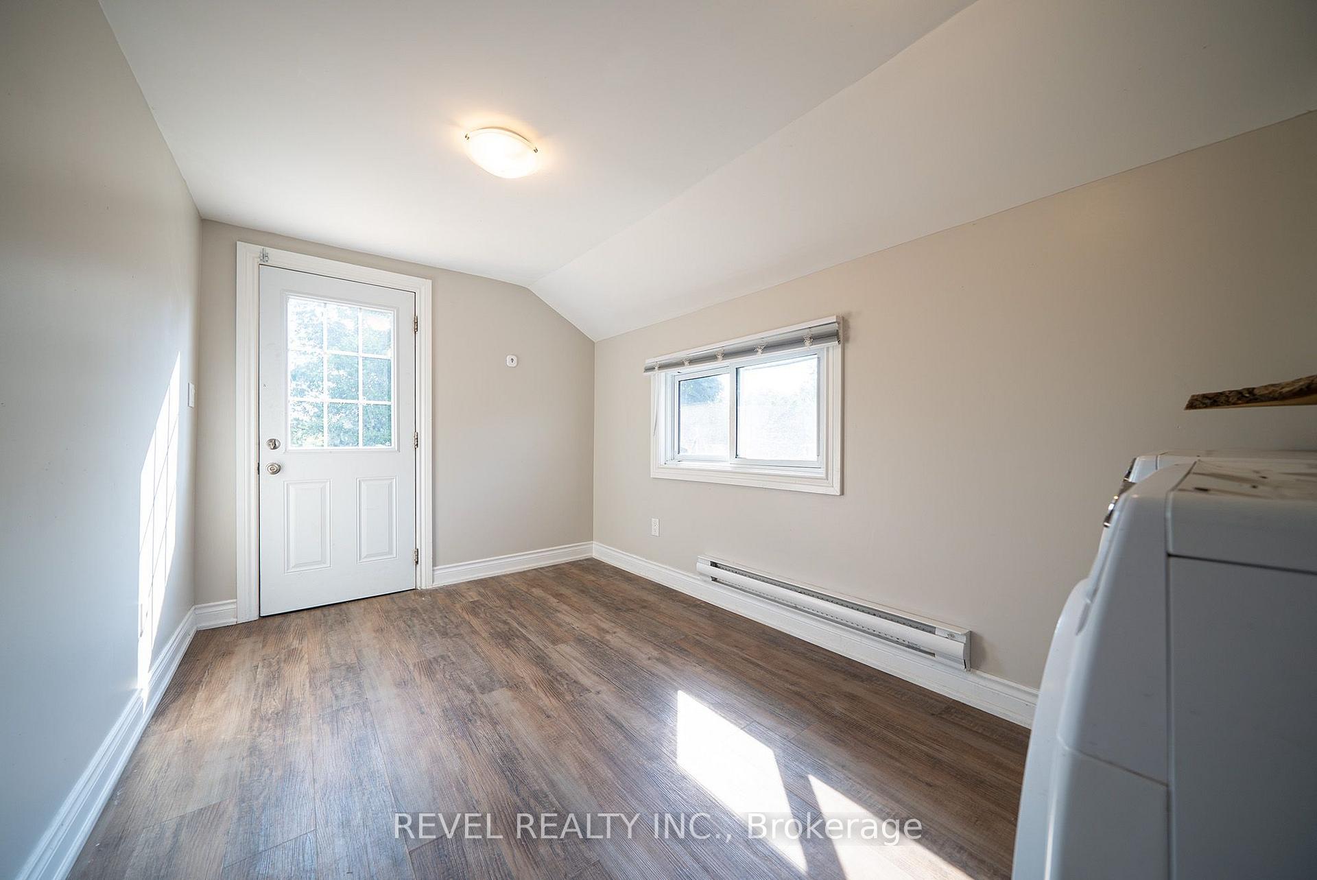 Photo 5 of Unit UPPER, 20 Fair Avenue, Brantford, Eagle Place — HOMEH