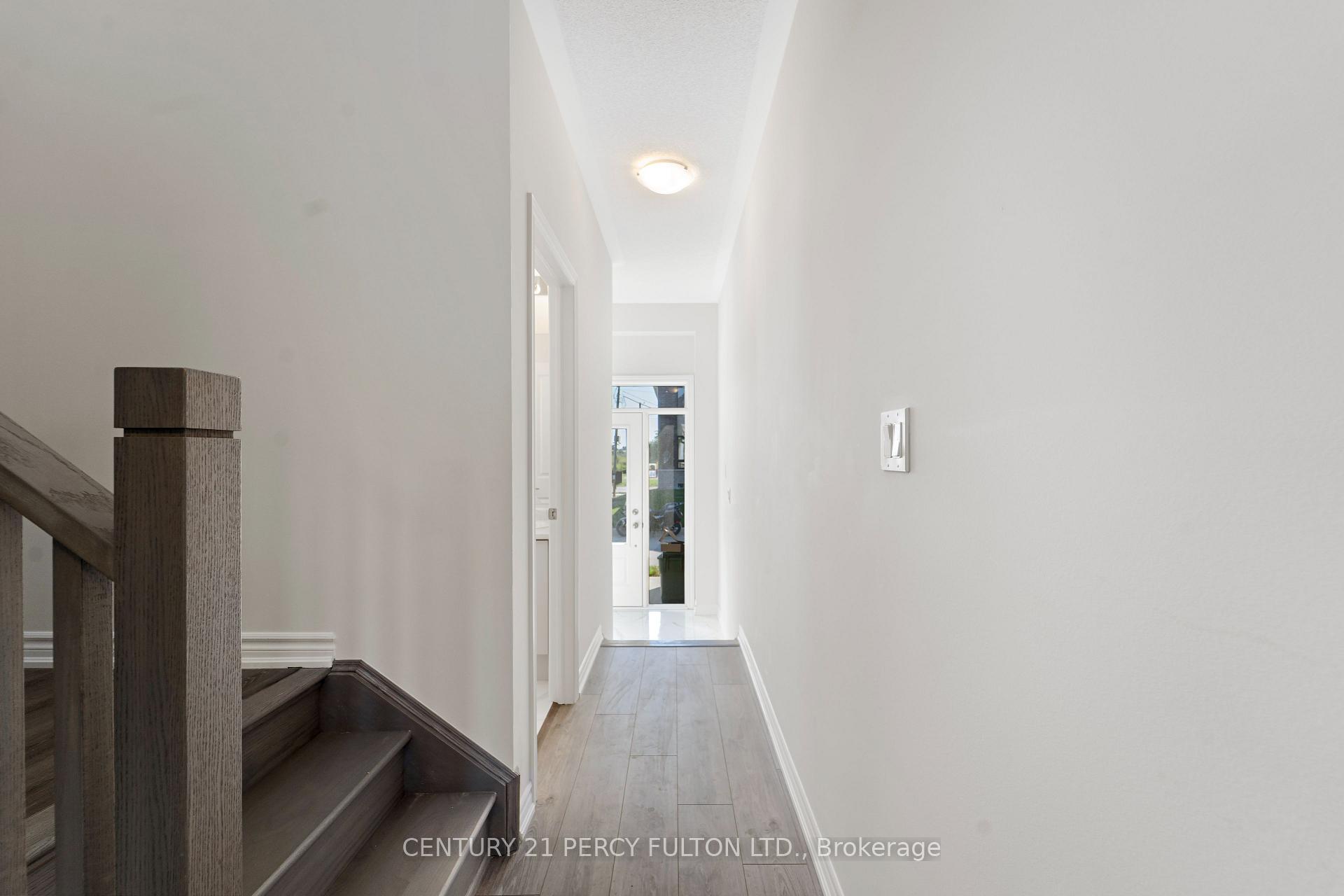 Photo 4 of 47 Watts Mews, Kawartha Lakes, Lindsay — HOMEH