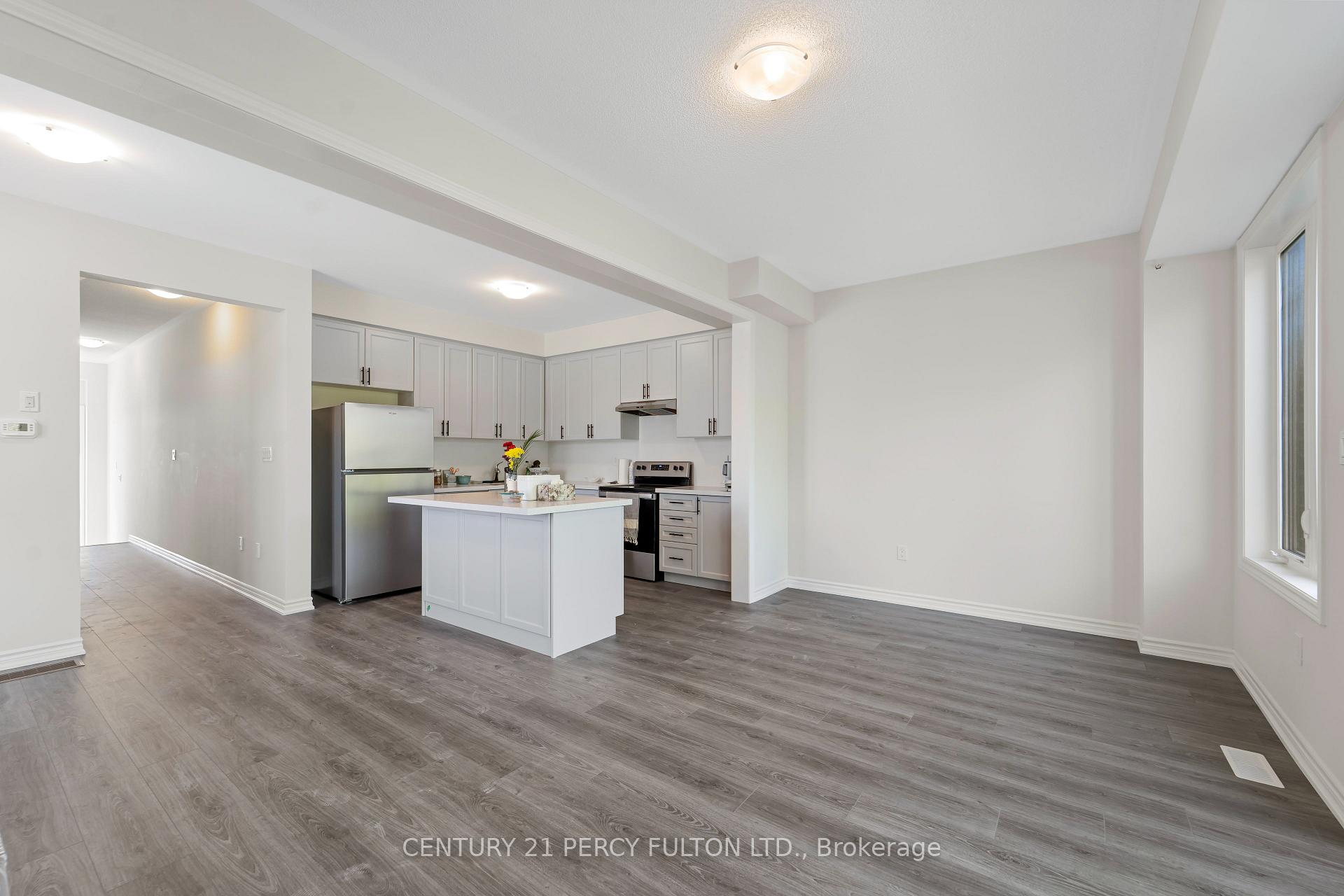 Photo 5 of 47 Watts Mews, Kawartha Lakes, Lindsay — HOMEH