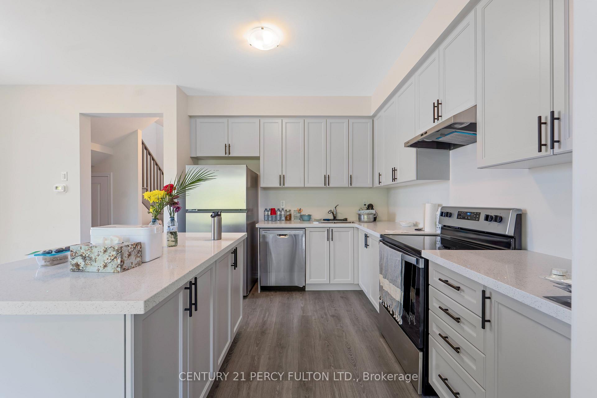 Photo 9 of 47 Watts Mews, Kawartha Lakes, Lindsay — HOMEH