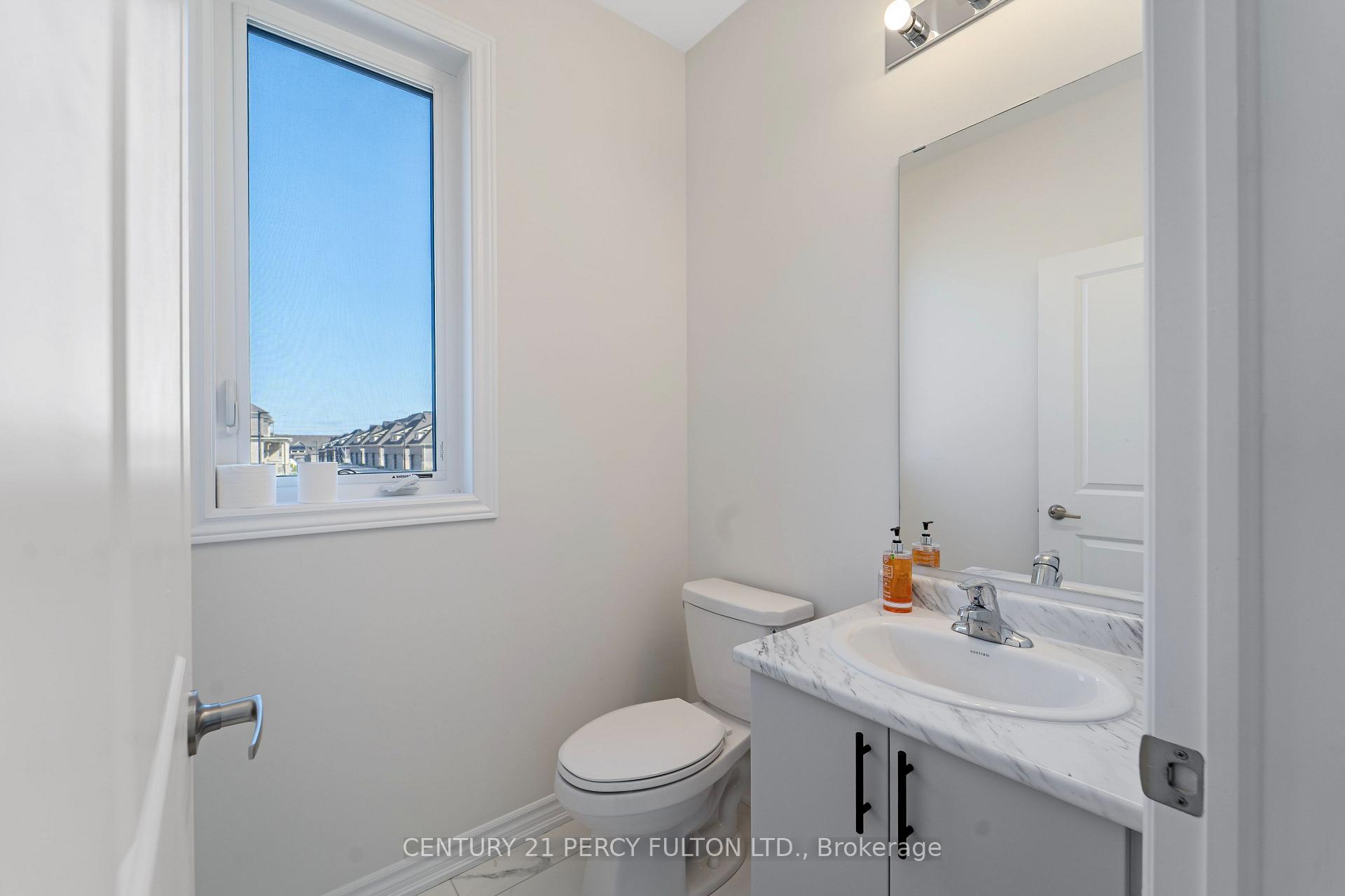 Photo 10 of 47 Watts Mews, Kawartha Lakes, Lindsay — HOMEH