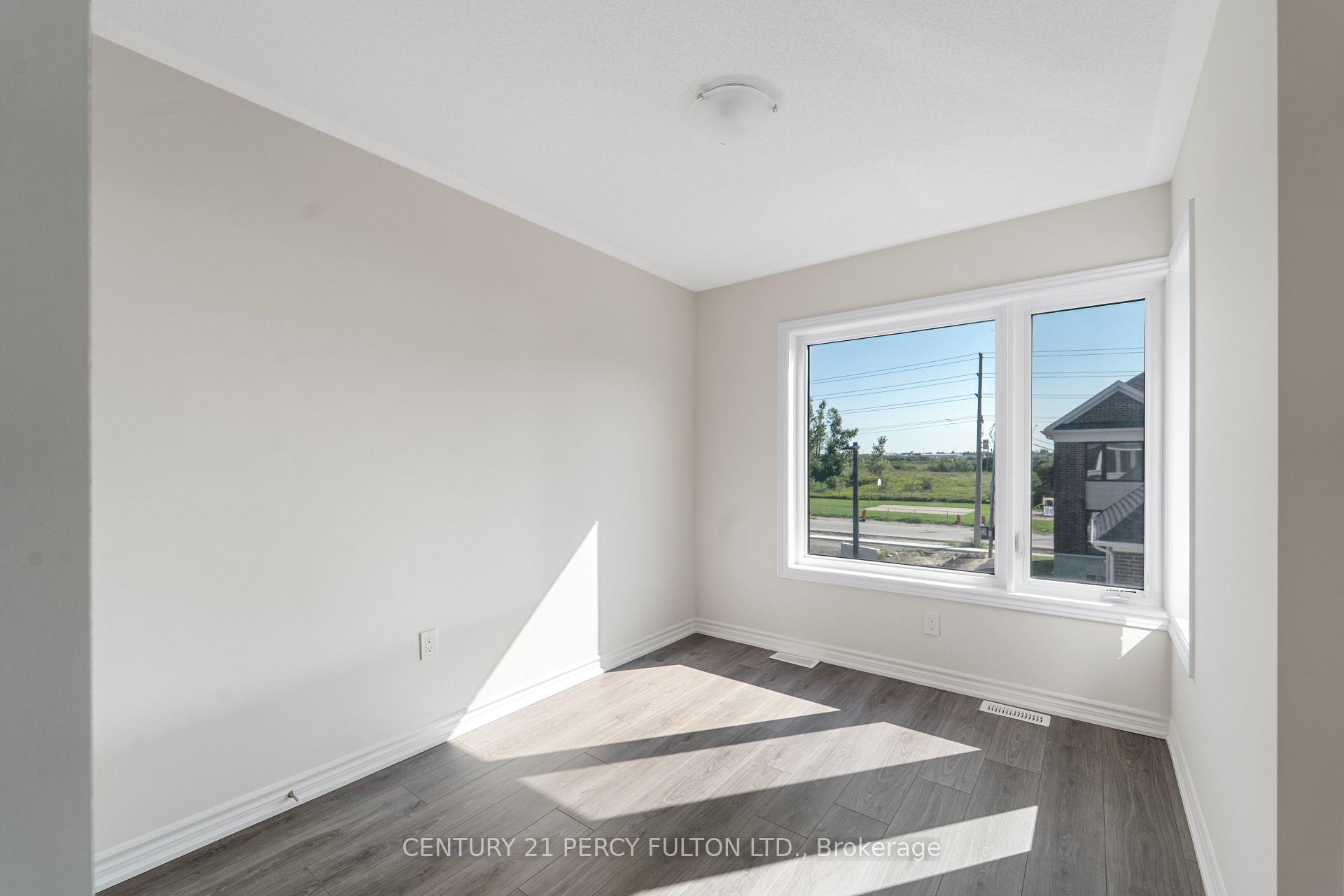 Photo 12 of 47 Watts Mews, Kawartha Lakes, Lindsay — HOMEH