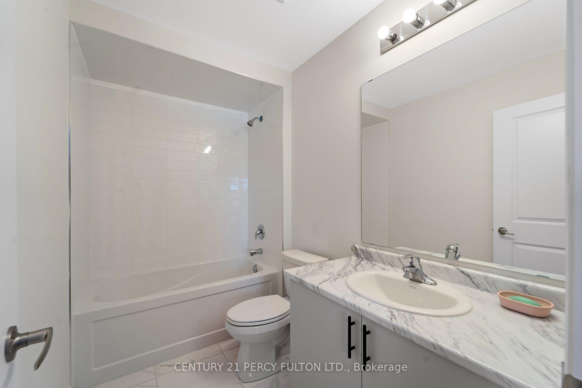 Photo 17 of 47 Watts Mews, Kawartha Lakes, Lindsay — HOMEH