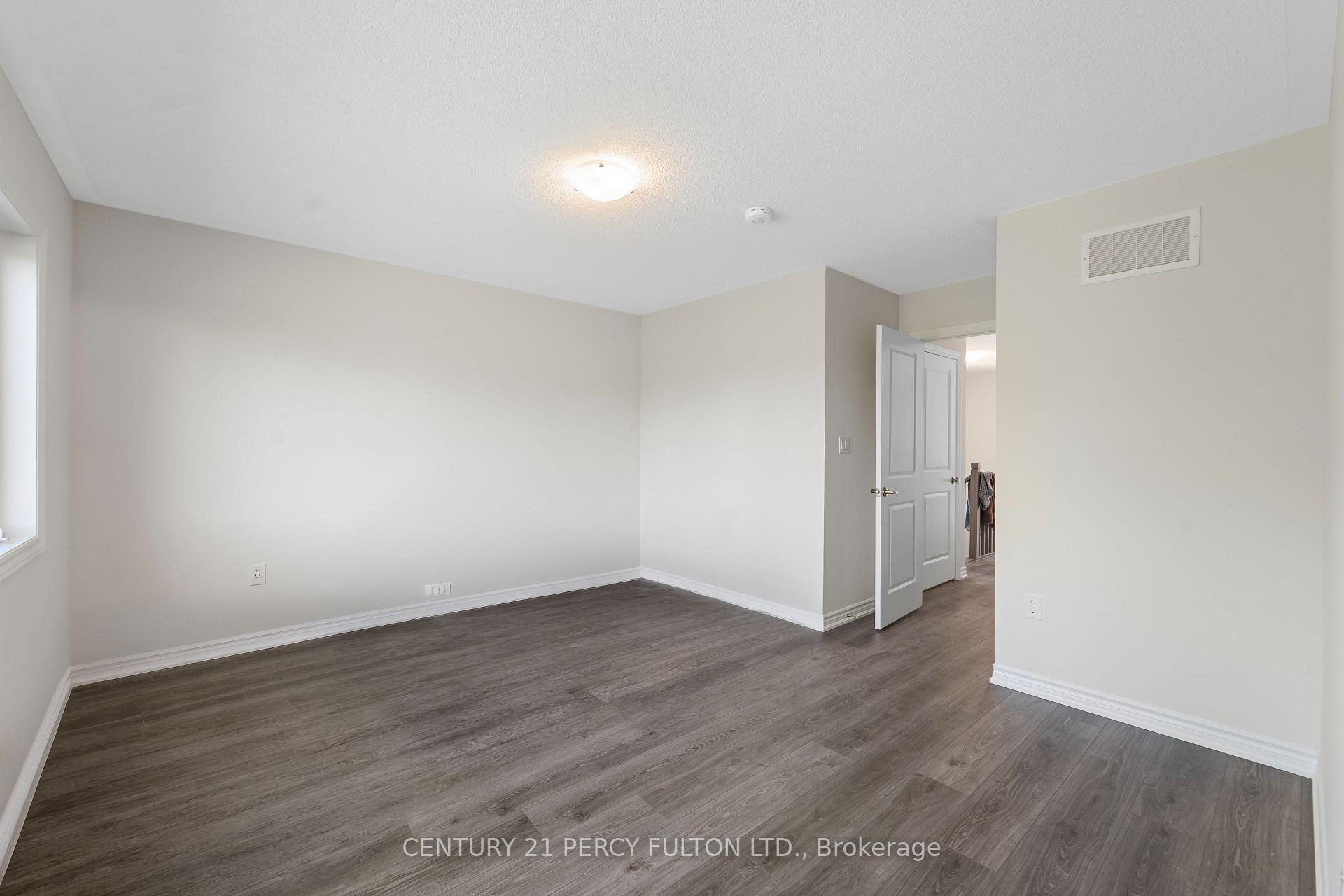 Photo 18 of 47 Watts Mews, Kawartha Lakes, Lindsay — HOMEH