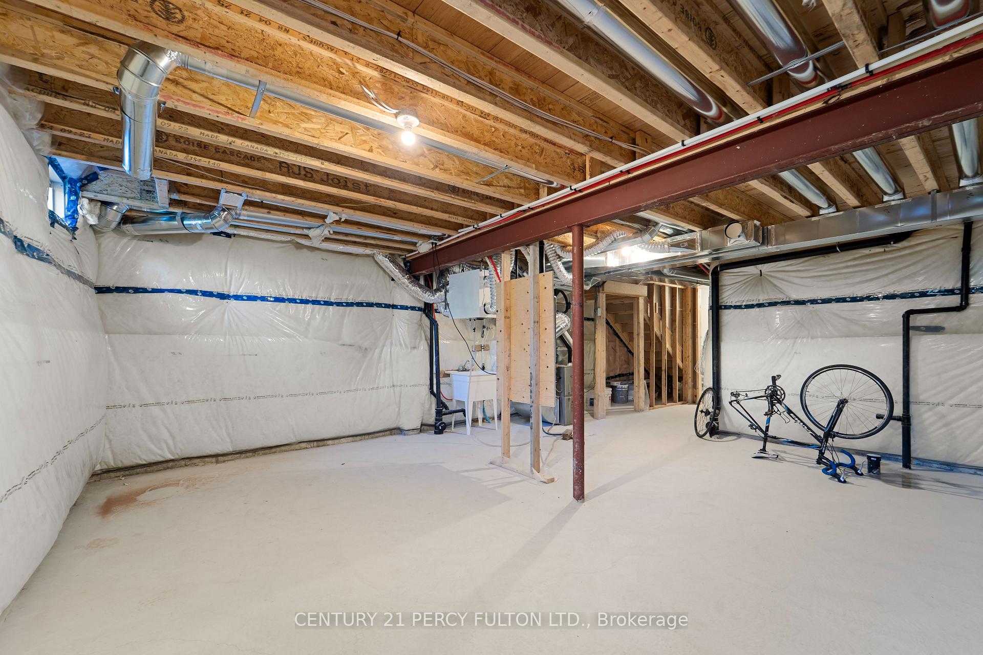 Photo 22 of 47 Watts Mews, Kawartha Lakes, Lindsay — HOMEH