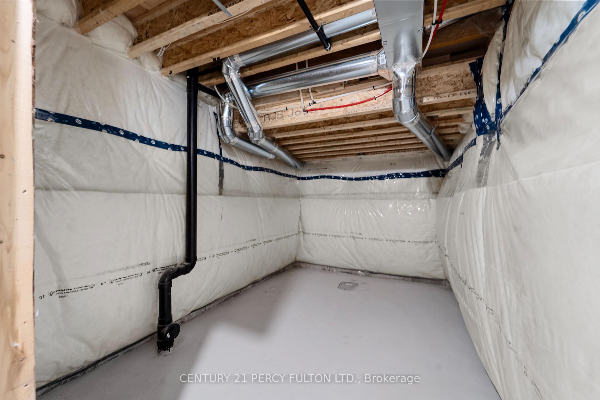 Photo 23 of 47 Watts Mews, Kawartha Lakes, Lindsay — HOMEH