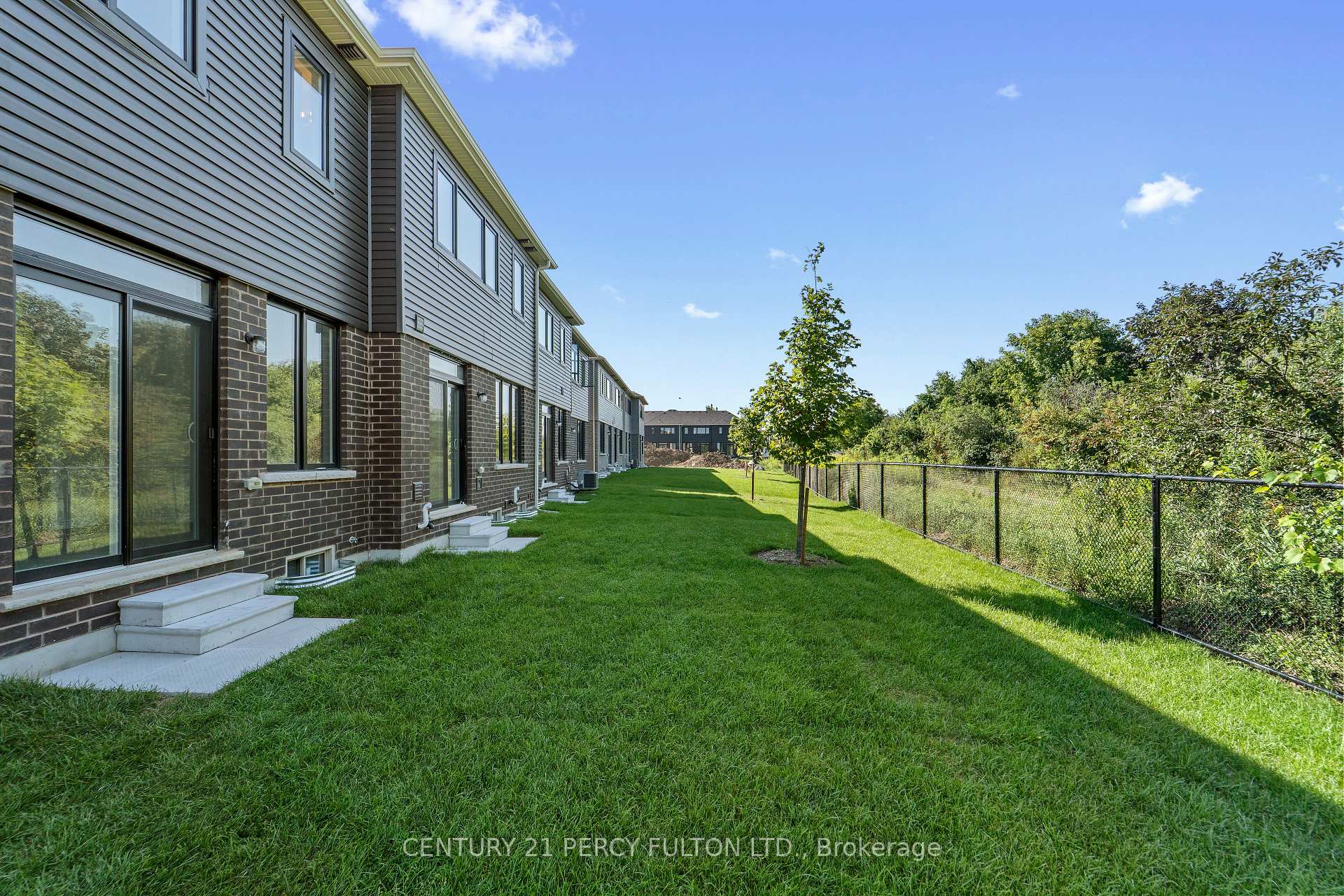 Photo 24 of 47 Watts Mews, Kawartha Lakes, Lindsay — HOMEH